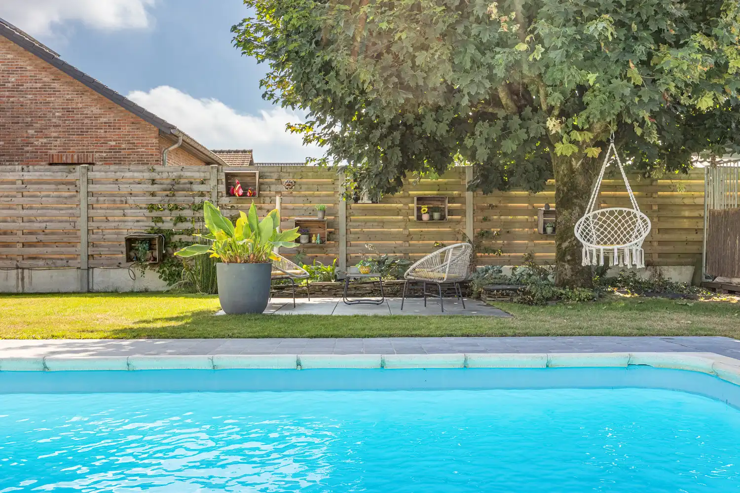 Karaktervolle villa met prachtige tuin en zwembad in doodlopende straat foto 16