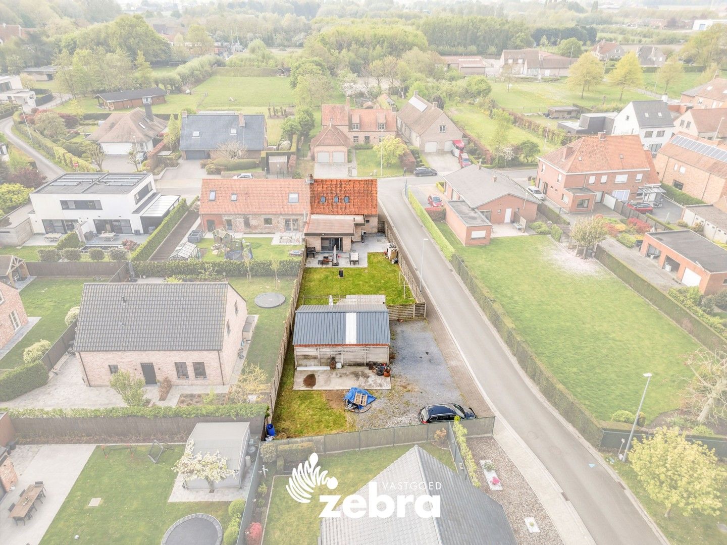 Instapklare woning met drie slaapkamers en loods op een toplocatie te Izegem! foto 24