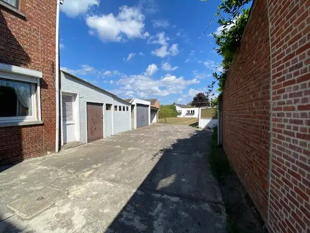 Te renoveren art deco woning met tuin op 900m² foto 26