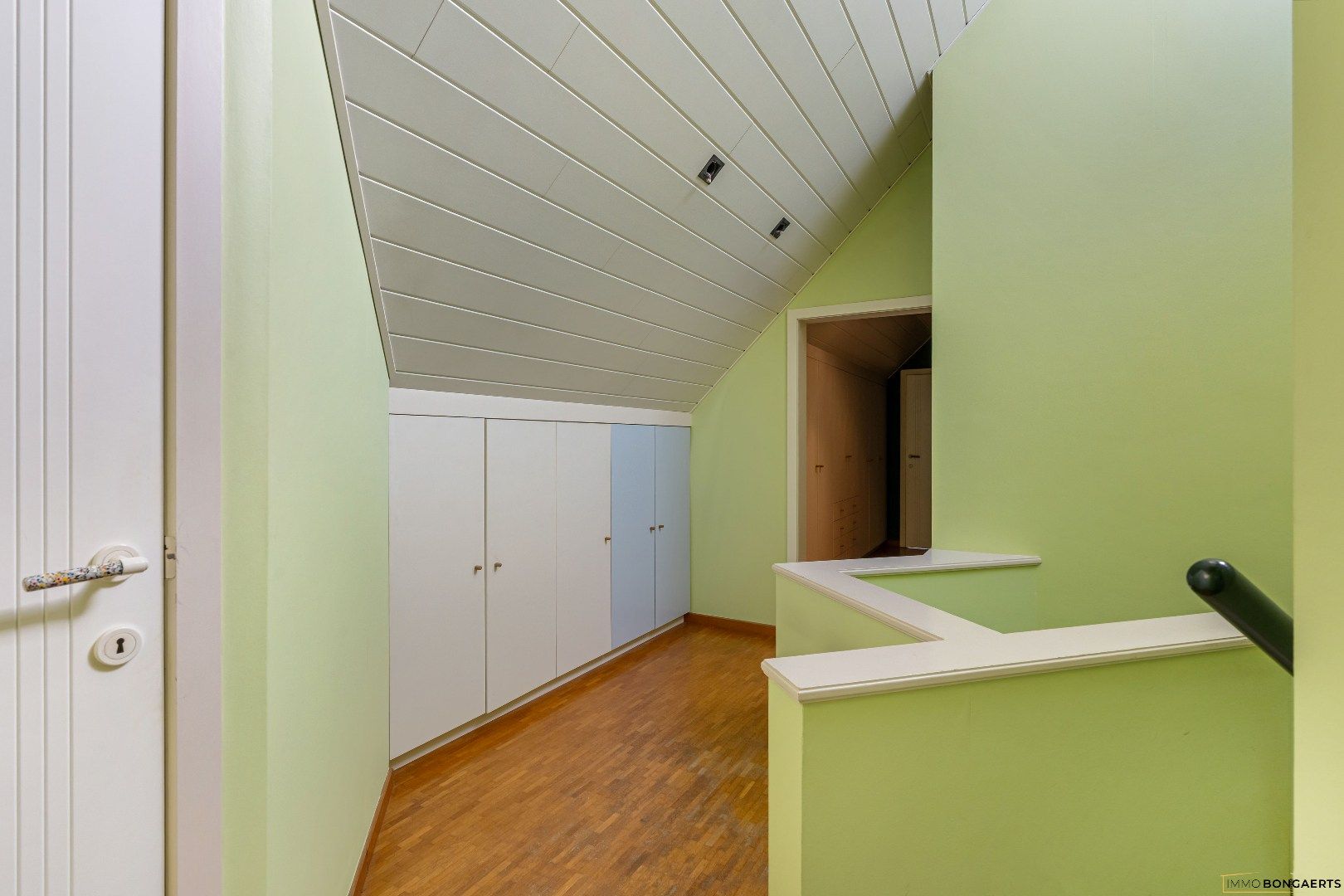 Ruime gezinswoning met 3 slaapkamers foto 16