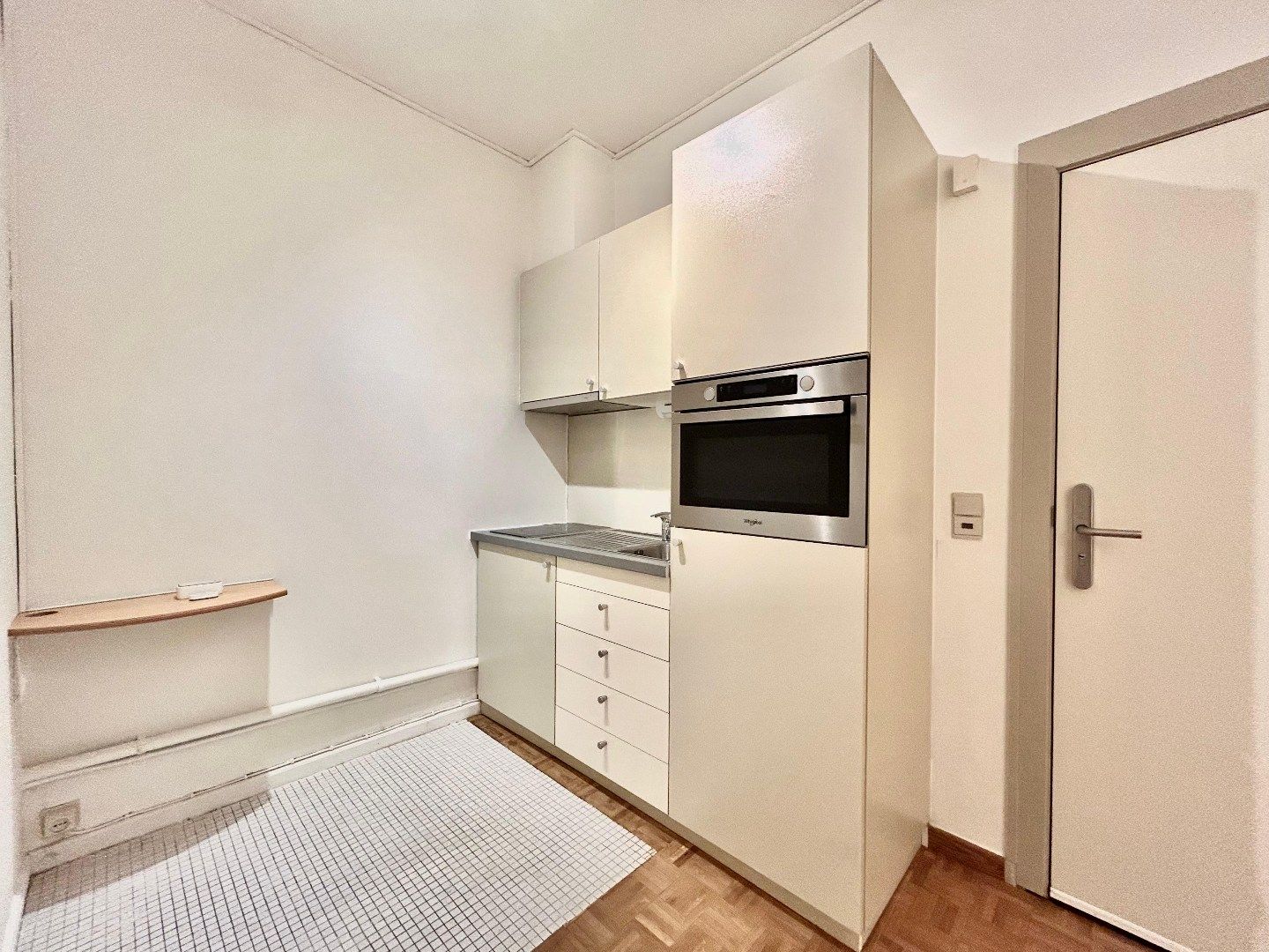 Instapklaar 1-slaapkamerappartement appartement met terras foto 5