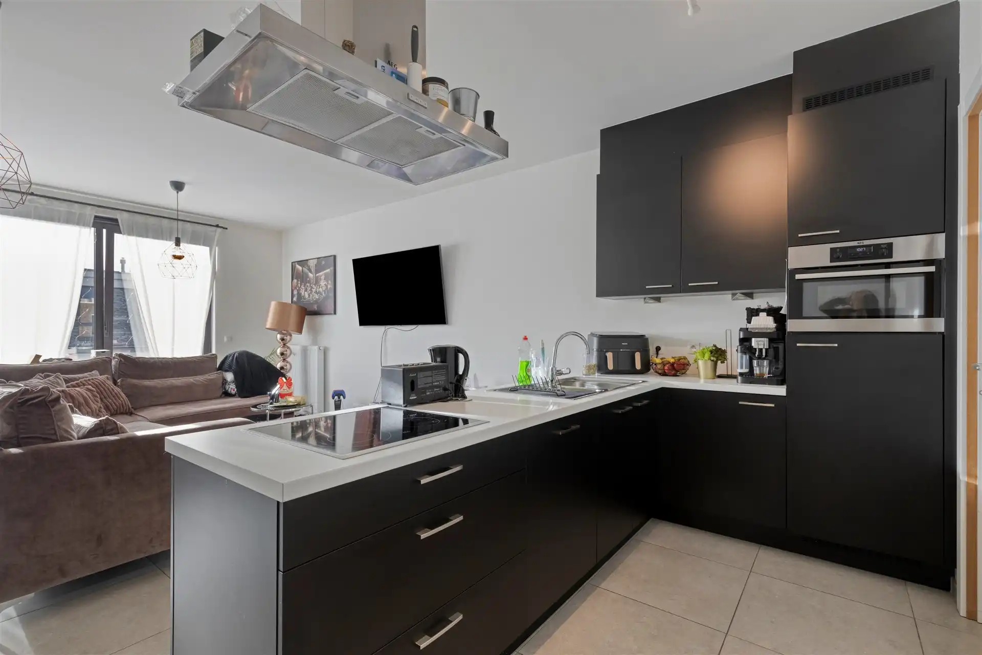 Instapklaar, energiezuinig 2 slaapkamer appartement (83m²) met terras, gem. tuin en autostaanplaats. foto 8