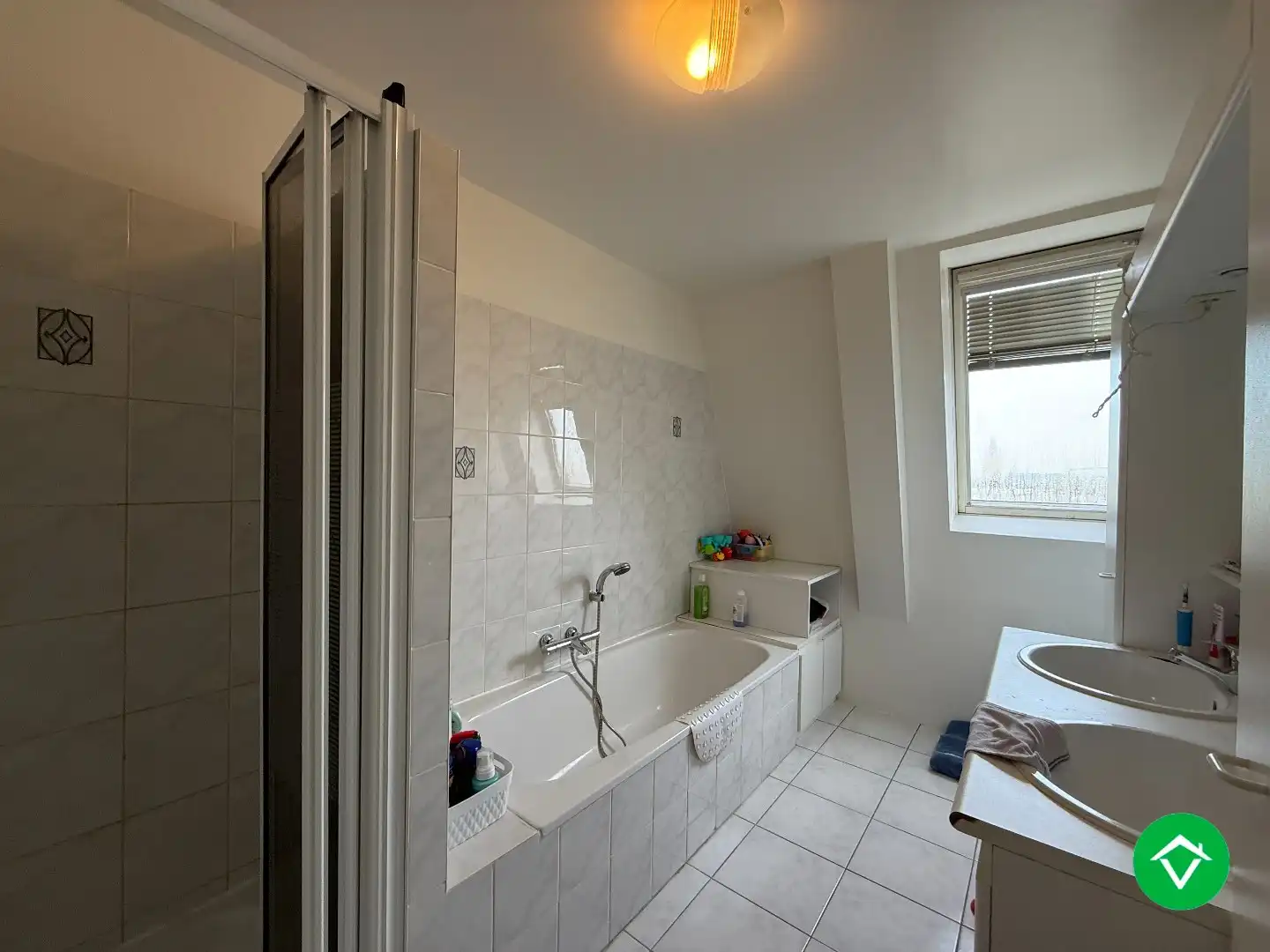 Instapklaar dakappartement met 4 slaapkamers met 2 terrassen en autostaanplaats te Roeselare foto 14