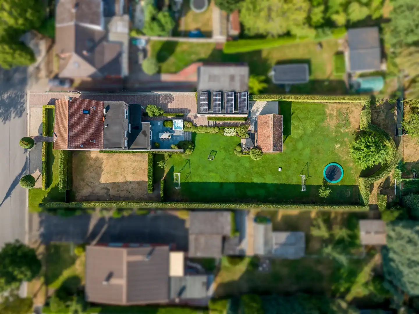 Ruime, karaktervolle en kwalitatief afgewerkte woning op een rustige ligging in Gompel. foto 45