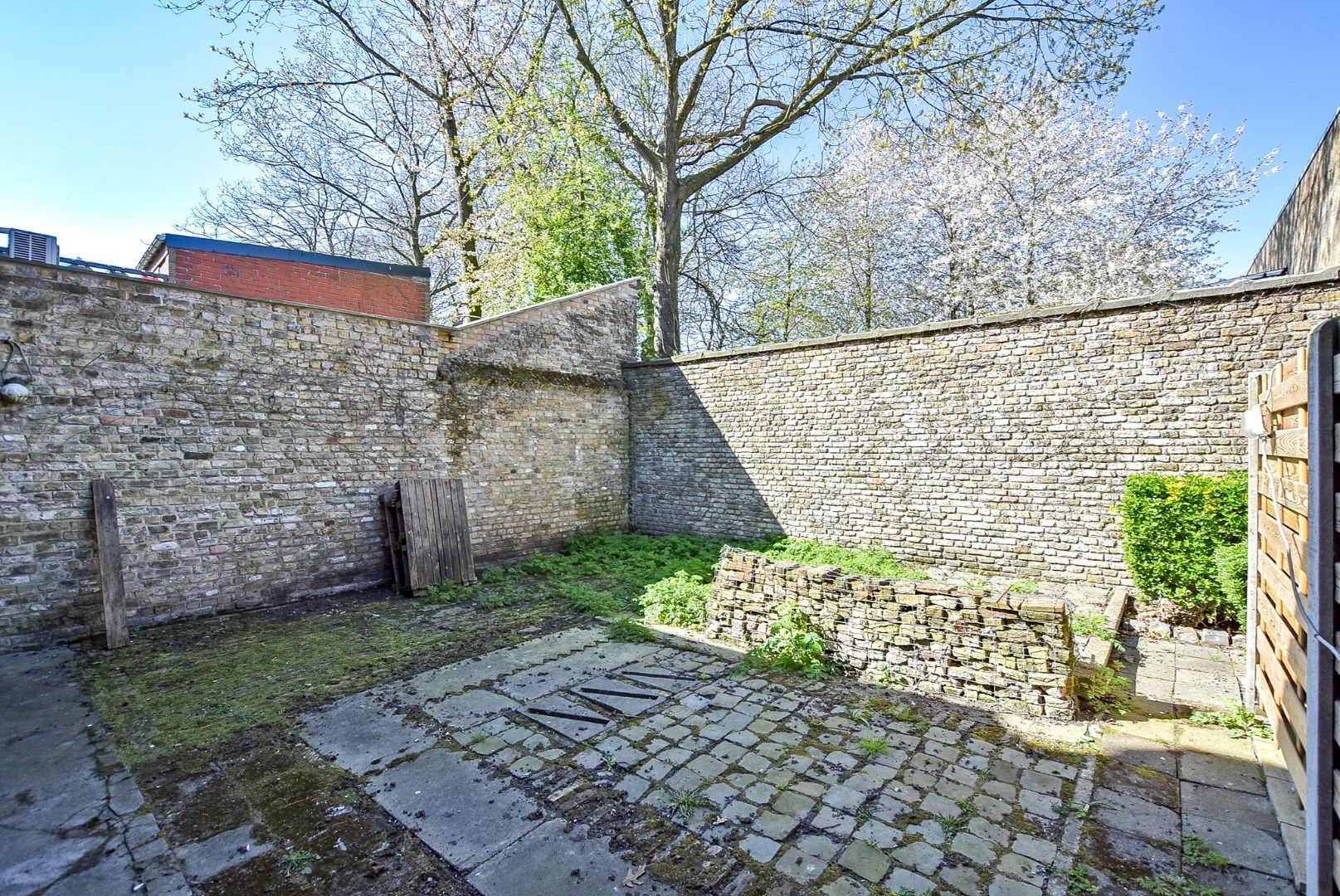 Ruime opslagplaats in centrum Diksmuide! foto 7