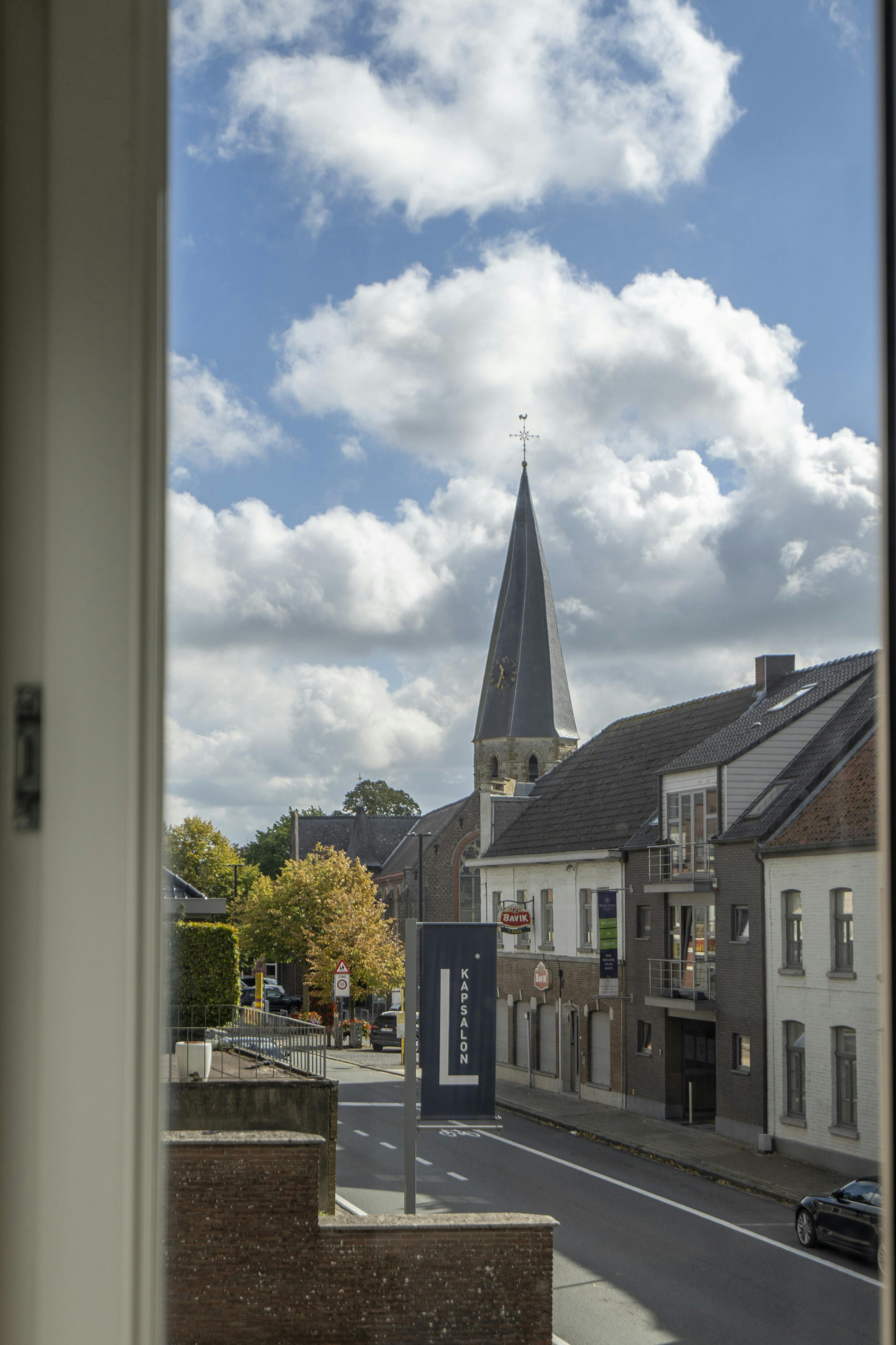 Instapklare en recent gerenoveerde woning te koop in Anzegem foto 18
