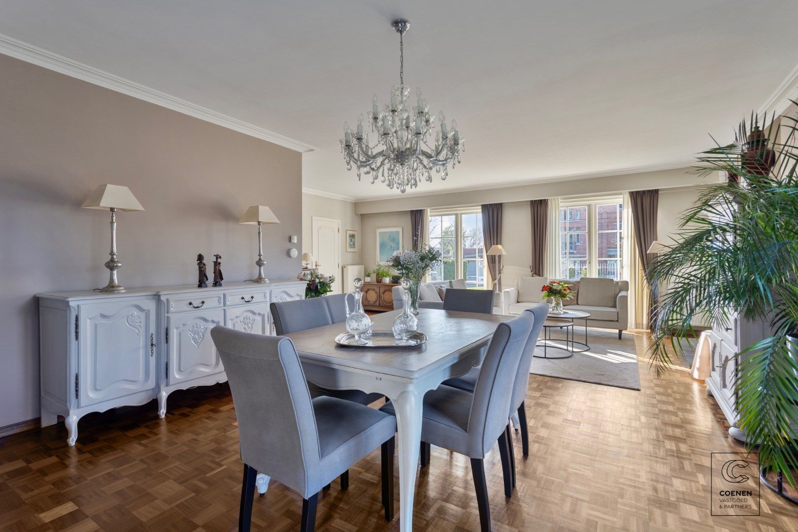 Instapklare villa met 4 slpk's en prachtige tuin op een perceel van 1125 m² te Lier. foto 7