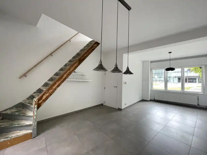 Gezellige instapklare woning aan een groen pleintje foto 2