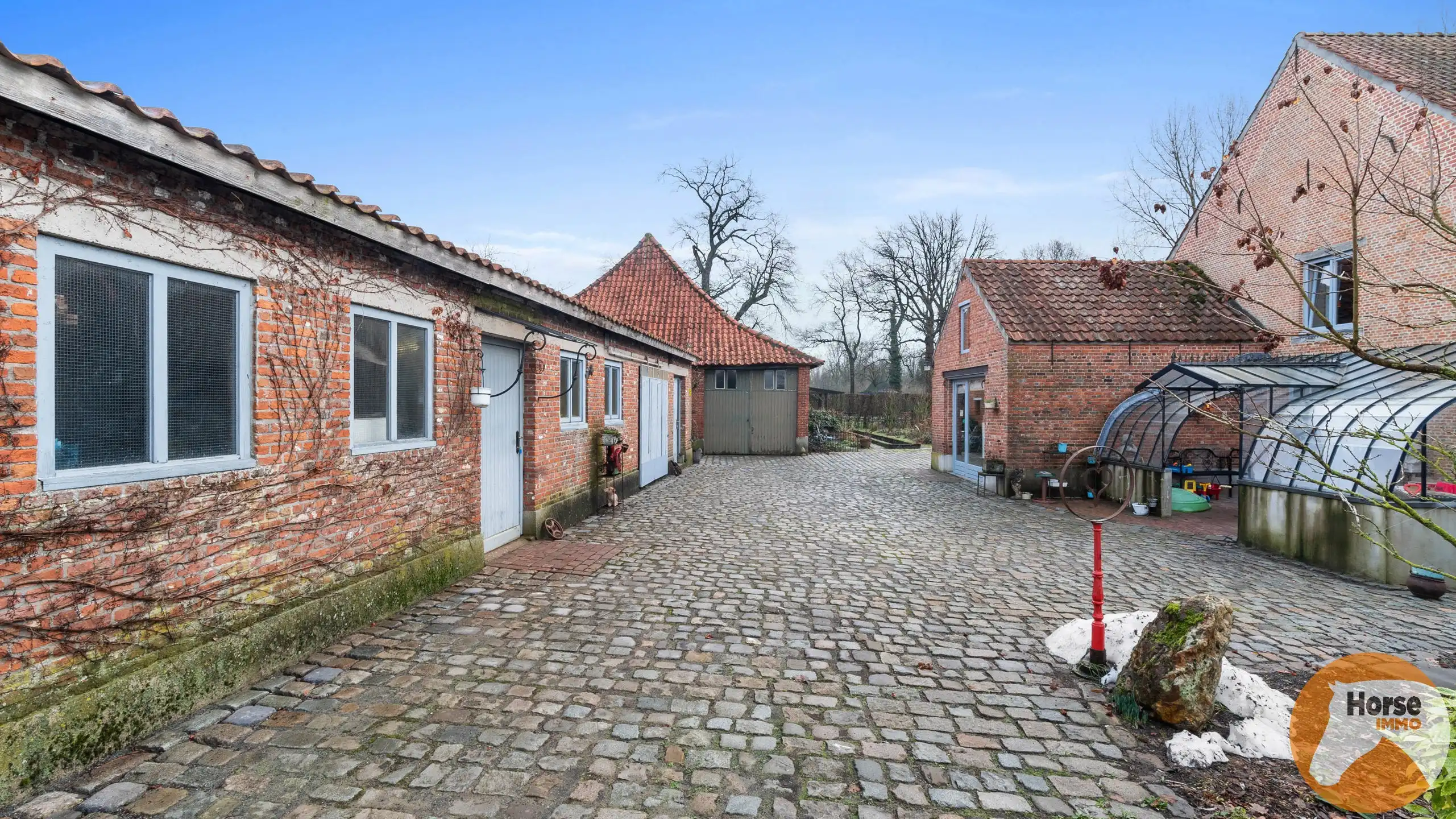 GROBBENDONK - Hoeve met prachtige Kempische schuur en weide foto 33