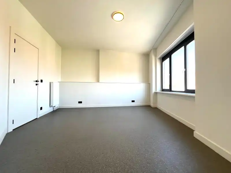 AANGENAAM GERENOVEERD APPARTEMENT MET 1 SLAAPKAMER foto 2