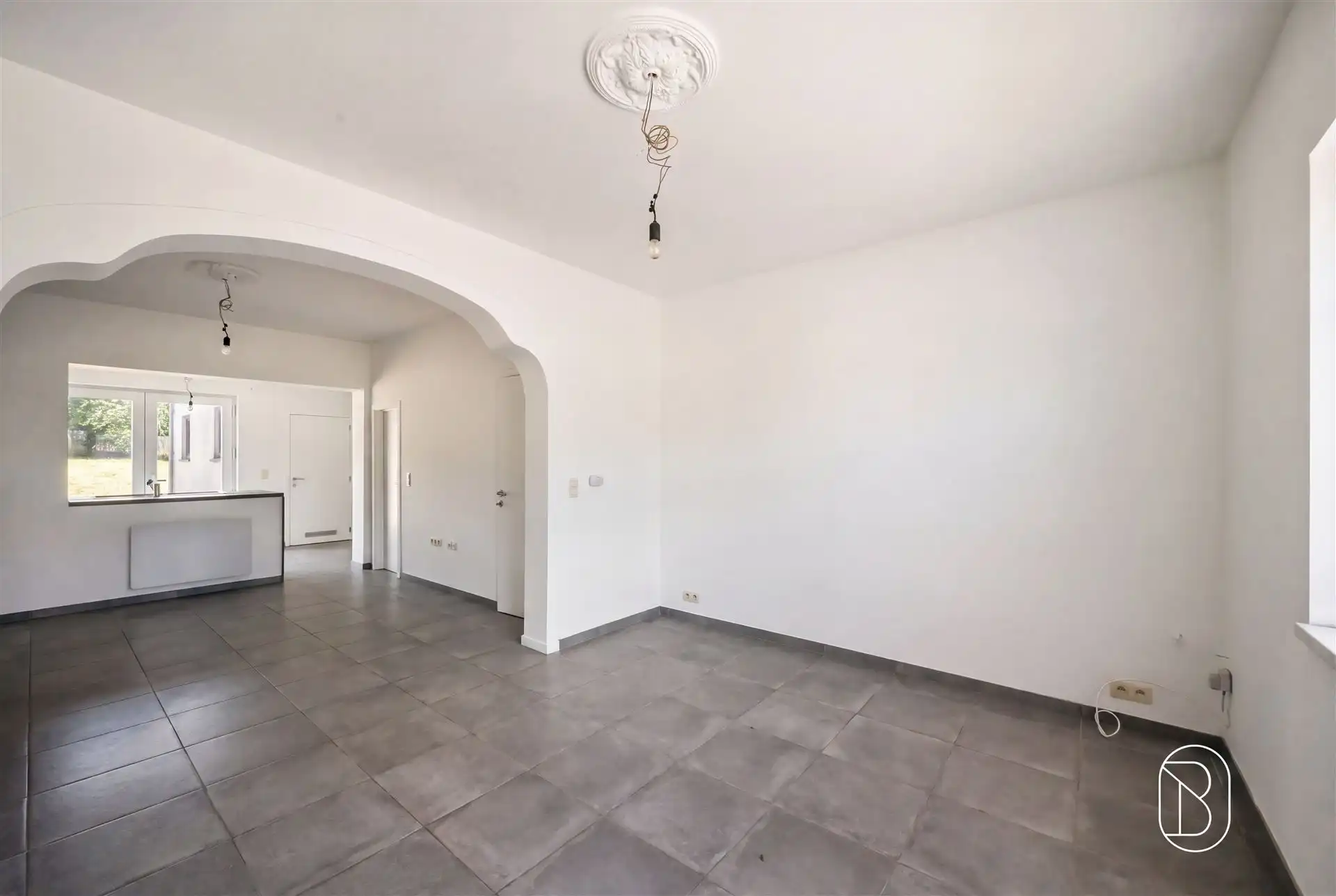 Mooie gerenoveerde halfopen woning met tuin in Saint-Sauveur foto 9