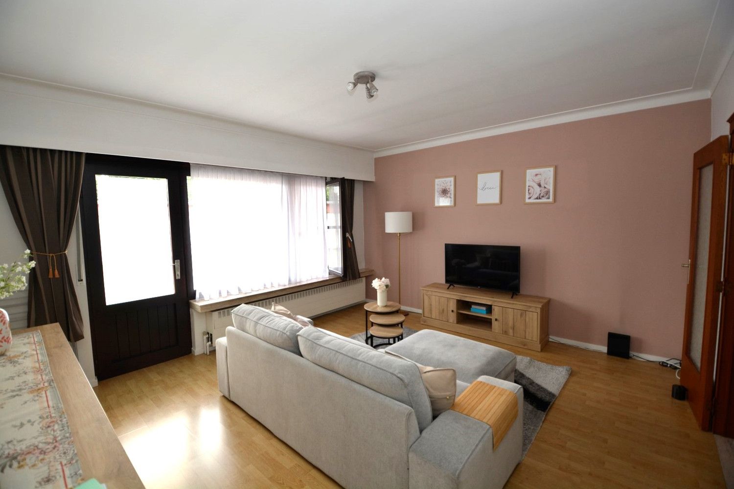 INSTAPKLAAR APPARTEMENT MET 1 SLK EN GARAGE! foto 3