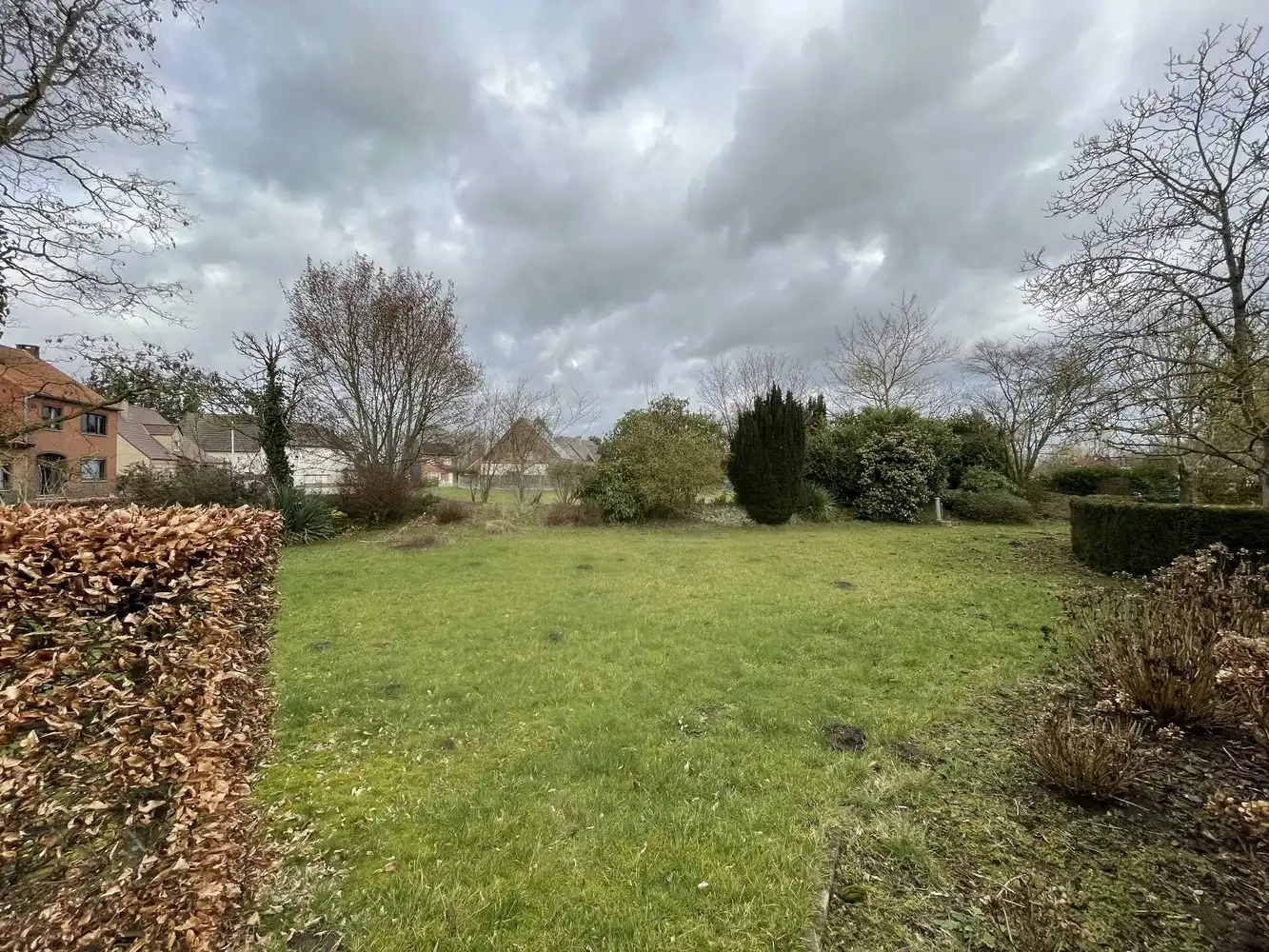 Charmante woning met grote tuin foto 28