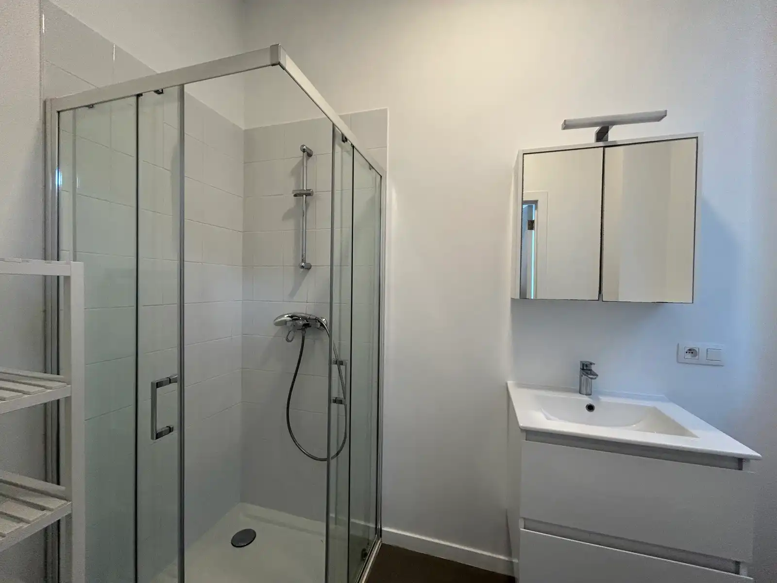 Studentenkamer met ruime badkamer foto 7