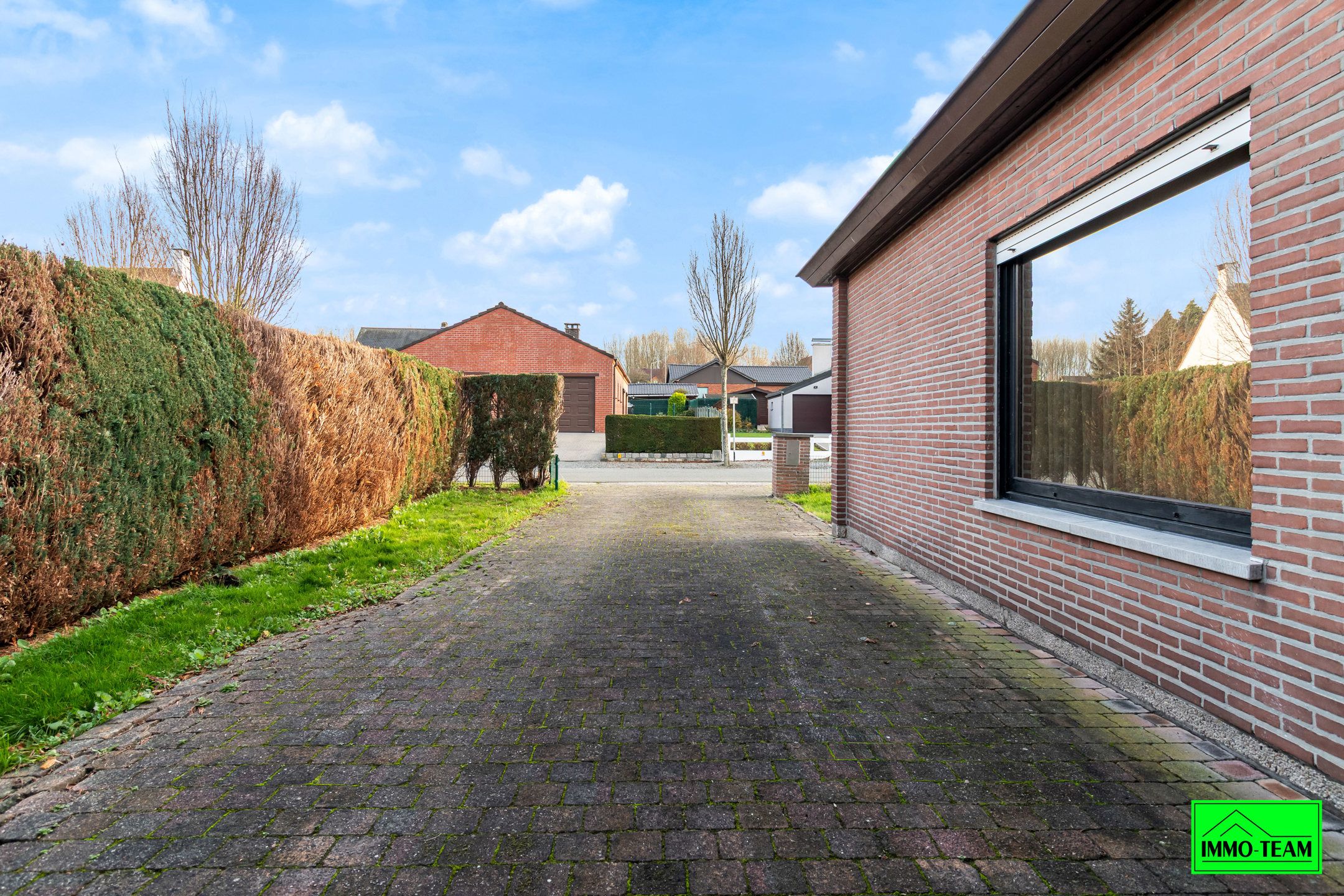 Bungalow met 3 slaapkamers in rustige woonwijk  foto 18