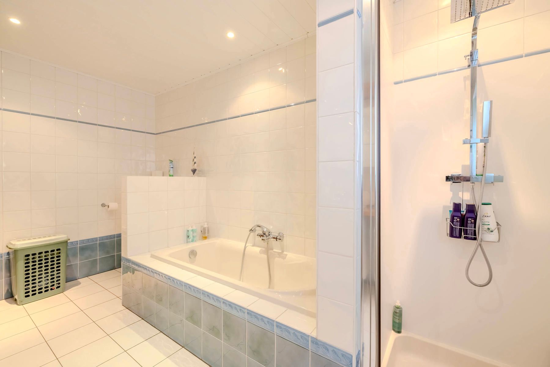 Ruime villa met 3/4 slaapkamers en verwarmd zwembad foto 22