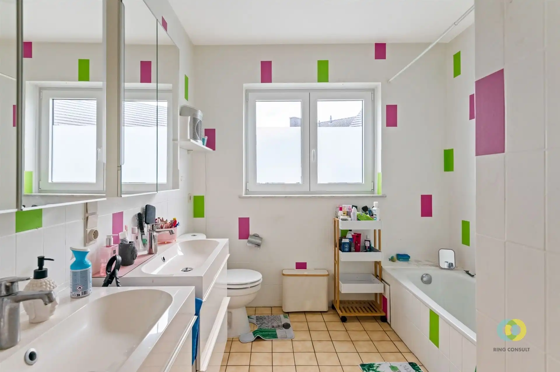 appartementsgebouw met garages foto 17