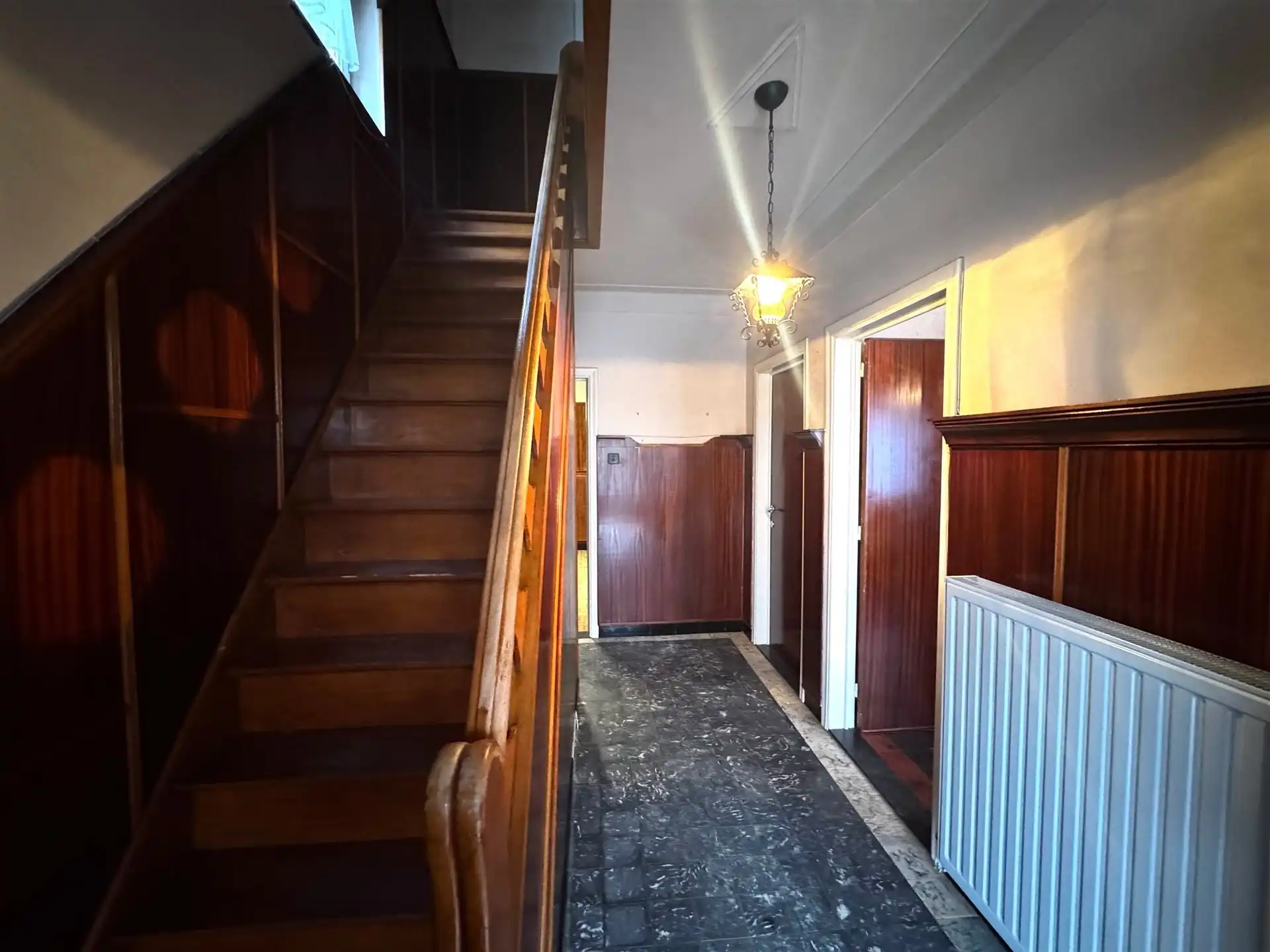 Halfopen te verbouwen woning op rustige locatie in Maasmechelen foto 3