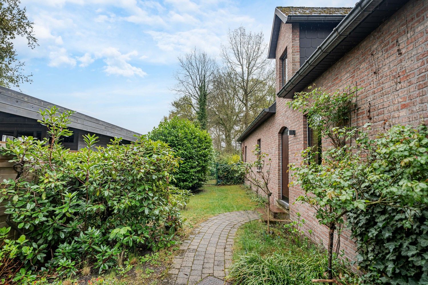 Ruime woning op groot perceel in residentiële buurt te Bret (Genk)! foto 29