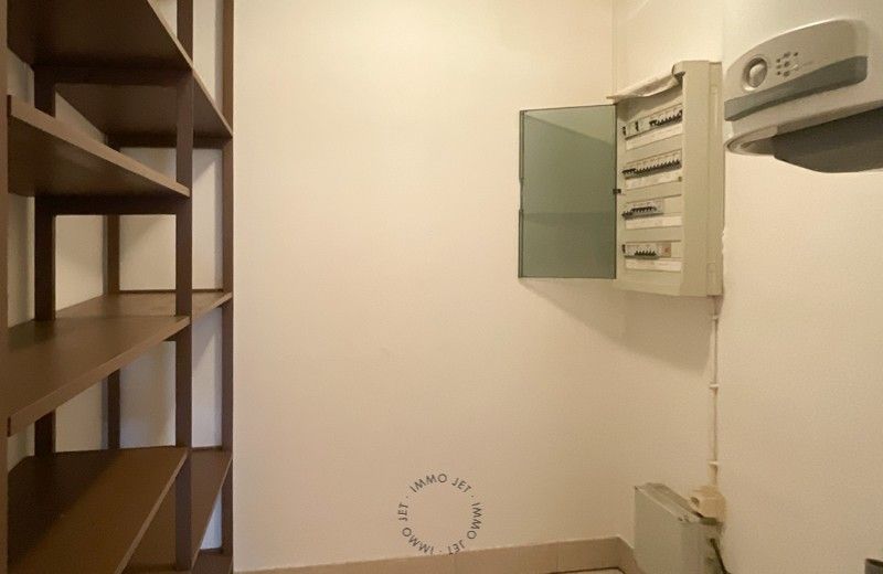 Instapklaar en lichtrijk appartement met staanplaats nabij centrum Beveren foto 13