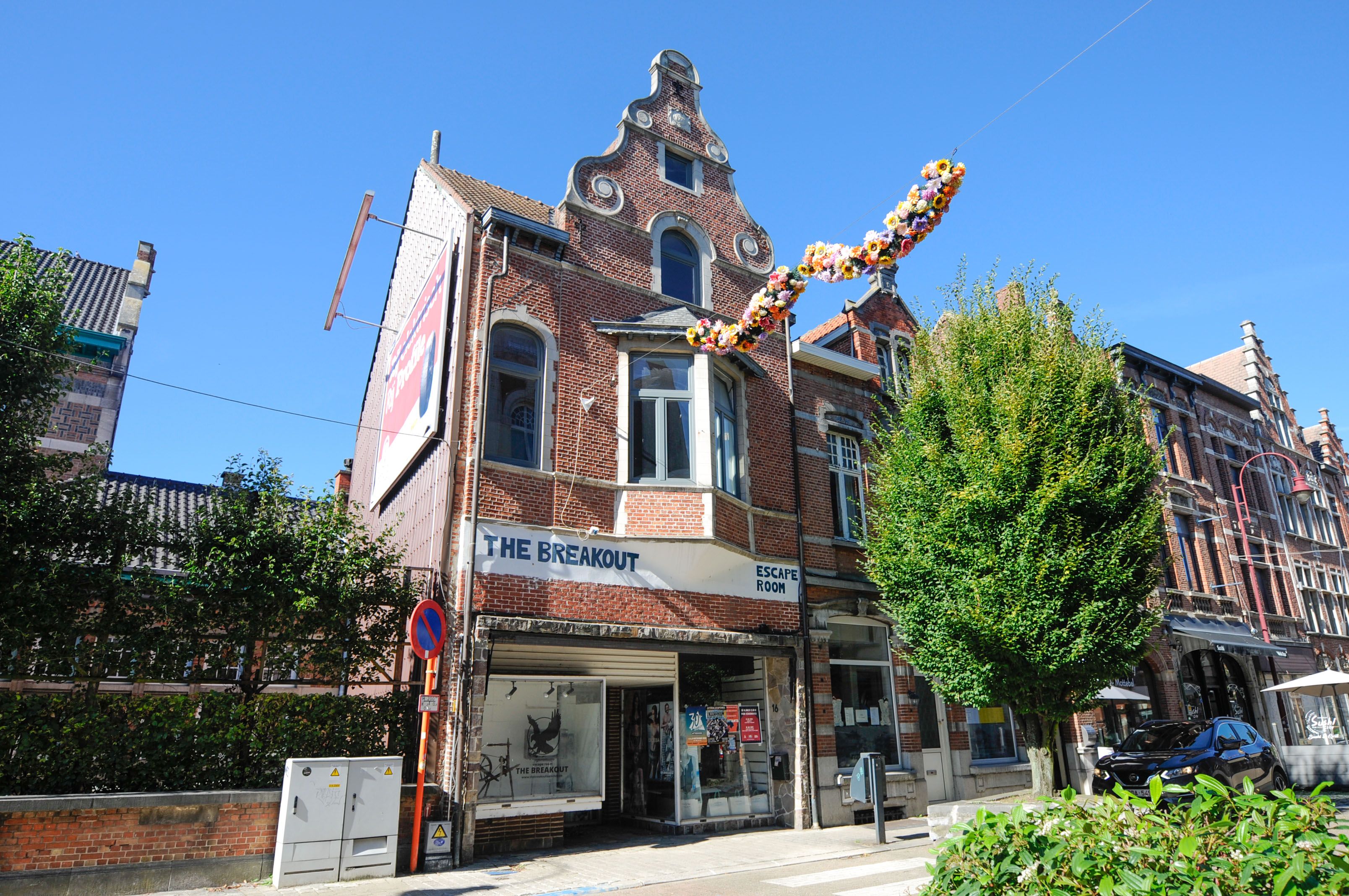 Te renoveren handelswoning op toplocatie foto 2