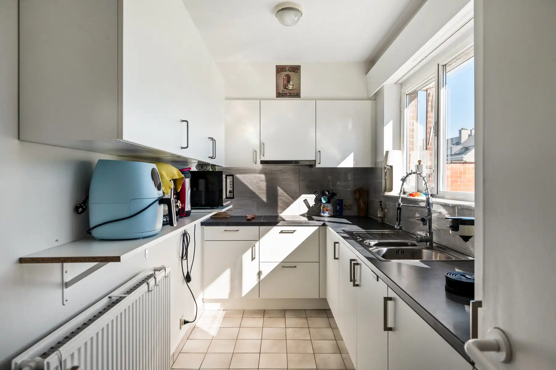 Instapklare woning met 2 kamers, tuin en garage foto 3