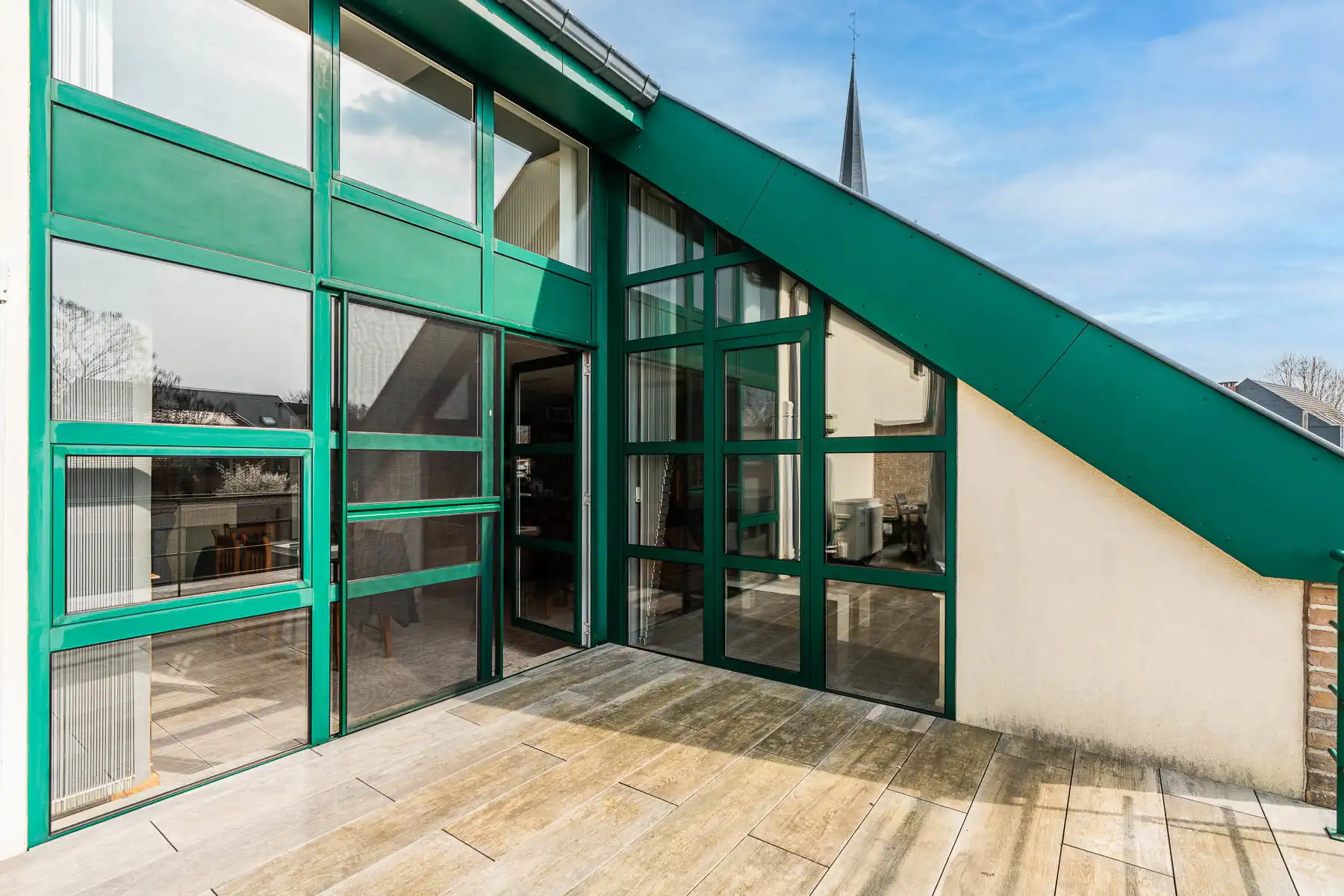 Ontzettend ruim en lichtrijk duplex-appartement incl garagebox foto 21