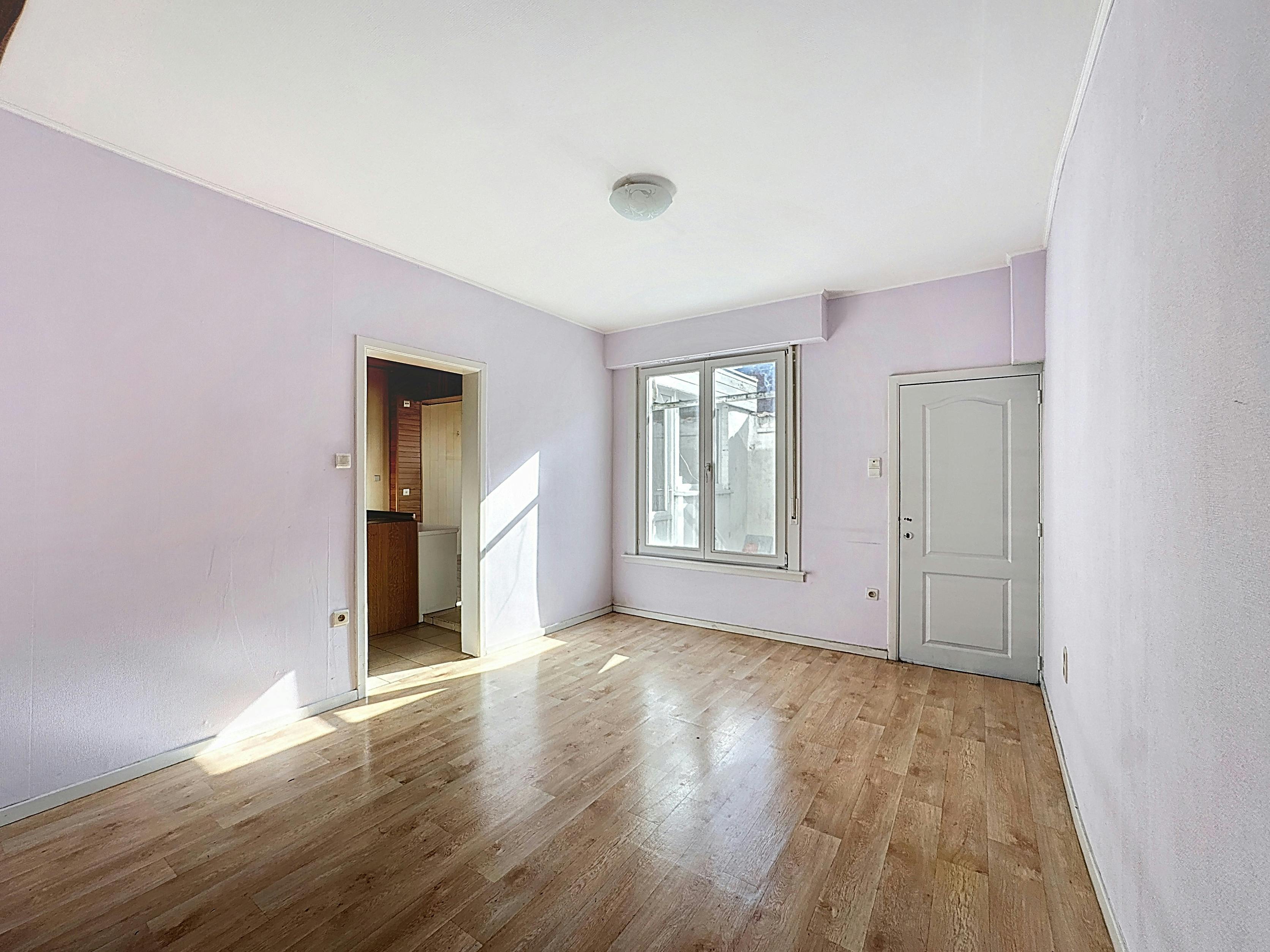 Huis met 3 slaapkamers en veel potentieel te koop in Heist foto 6