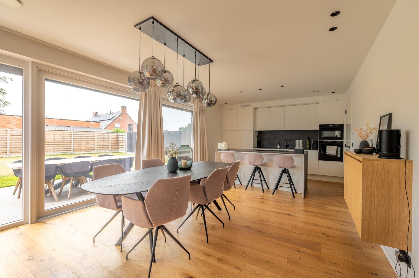 Luxueus afgewerkte alleenstaande woning op 481 m² foto 3