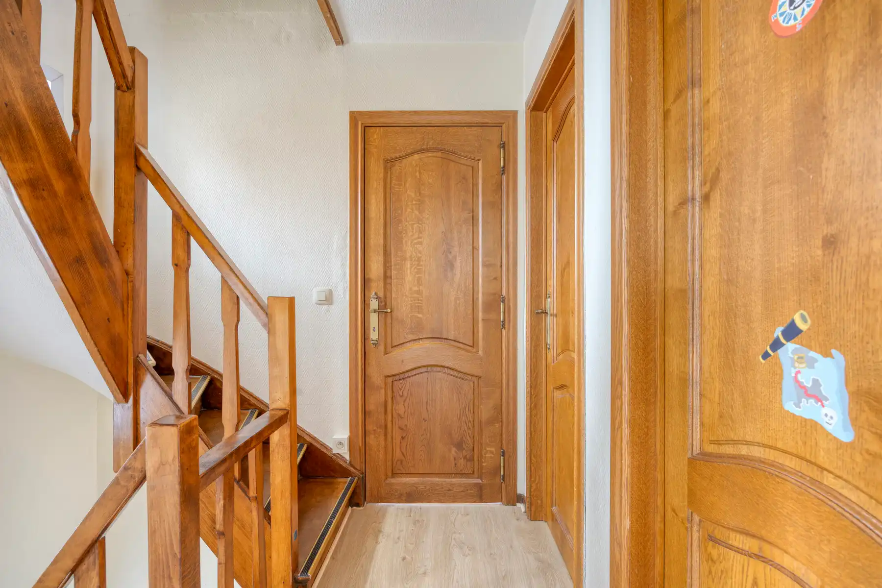 Woning met 4 slaapkamers, garage en tuin foto 14