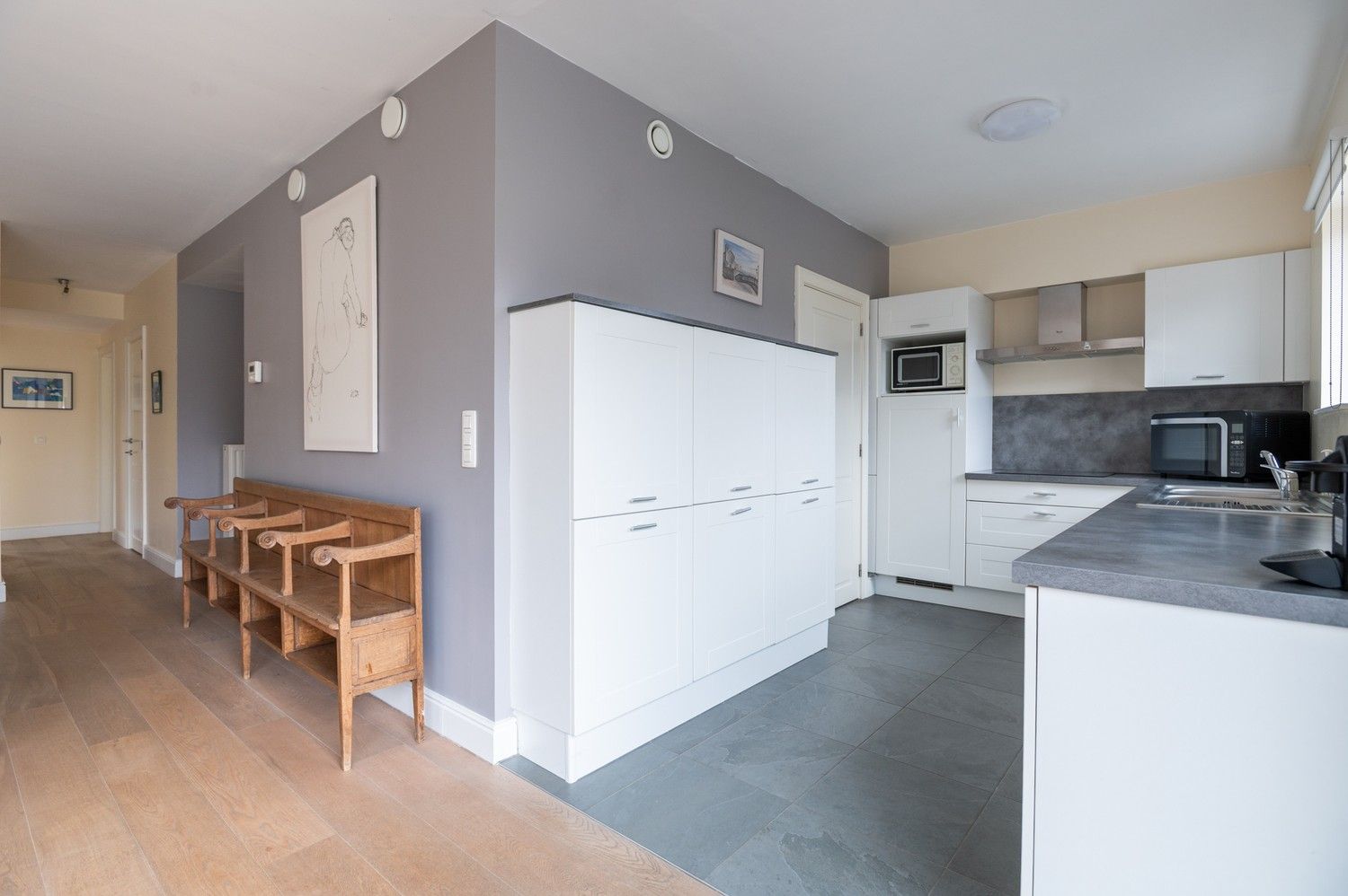 Instapklaar, luxueus appartement met 3 slaapkamers, zonnig terras & overdekte parkeerplaats in Kontich foto 4