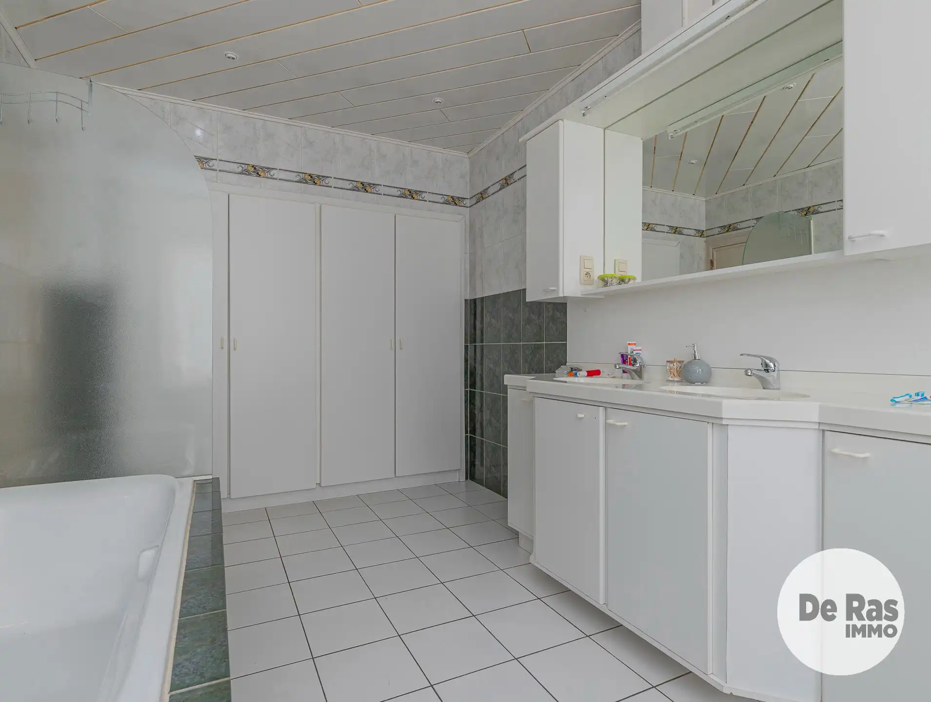 HERZELE - Ruime villa met magazijn op 16a18ca&nbsp; foto 11