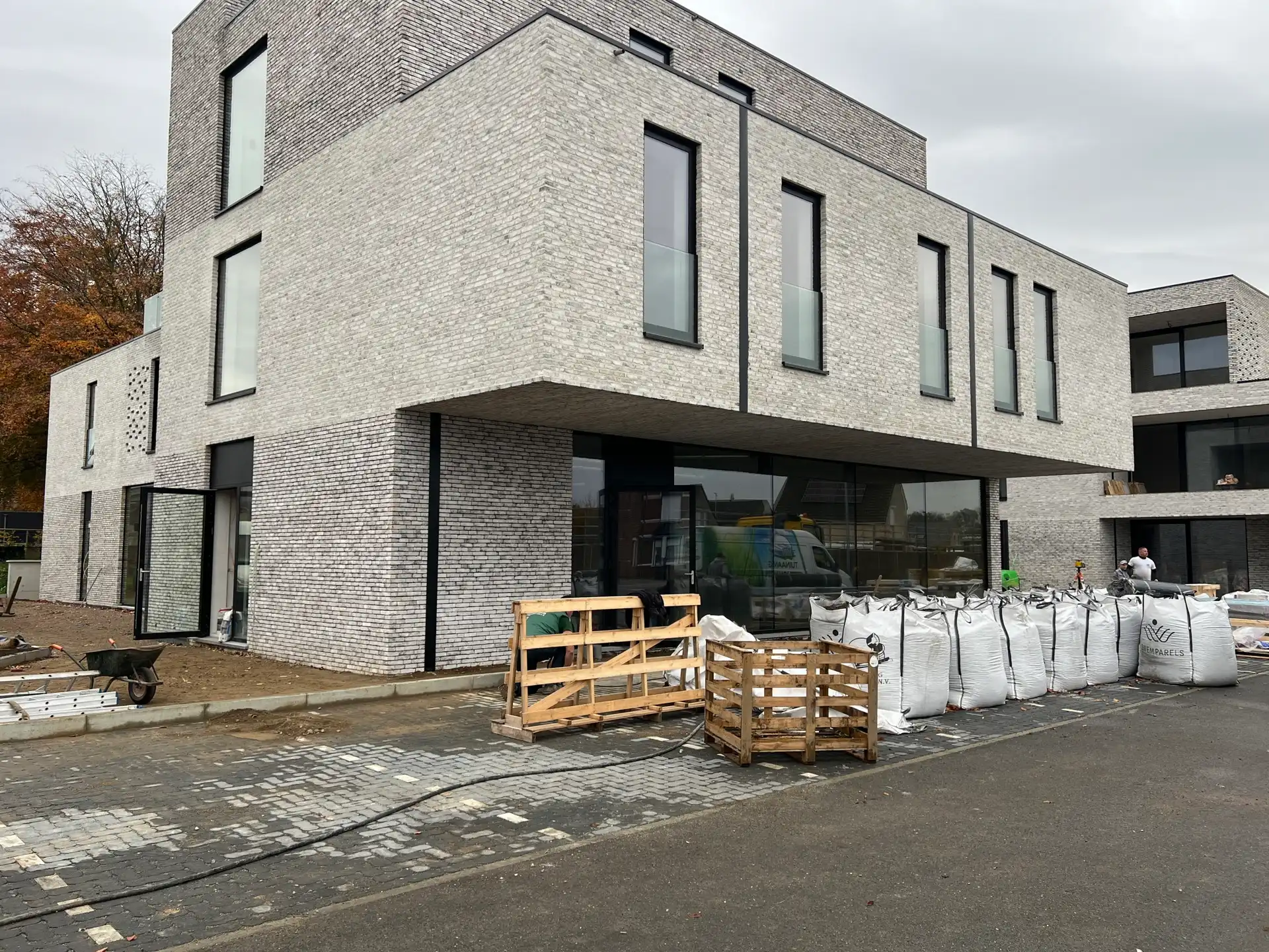 Kantoor - handelsgelijkvloers (250m²) in het centrum van Ham foto 8