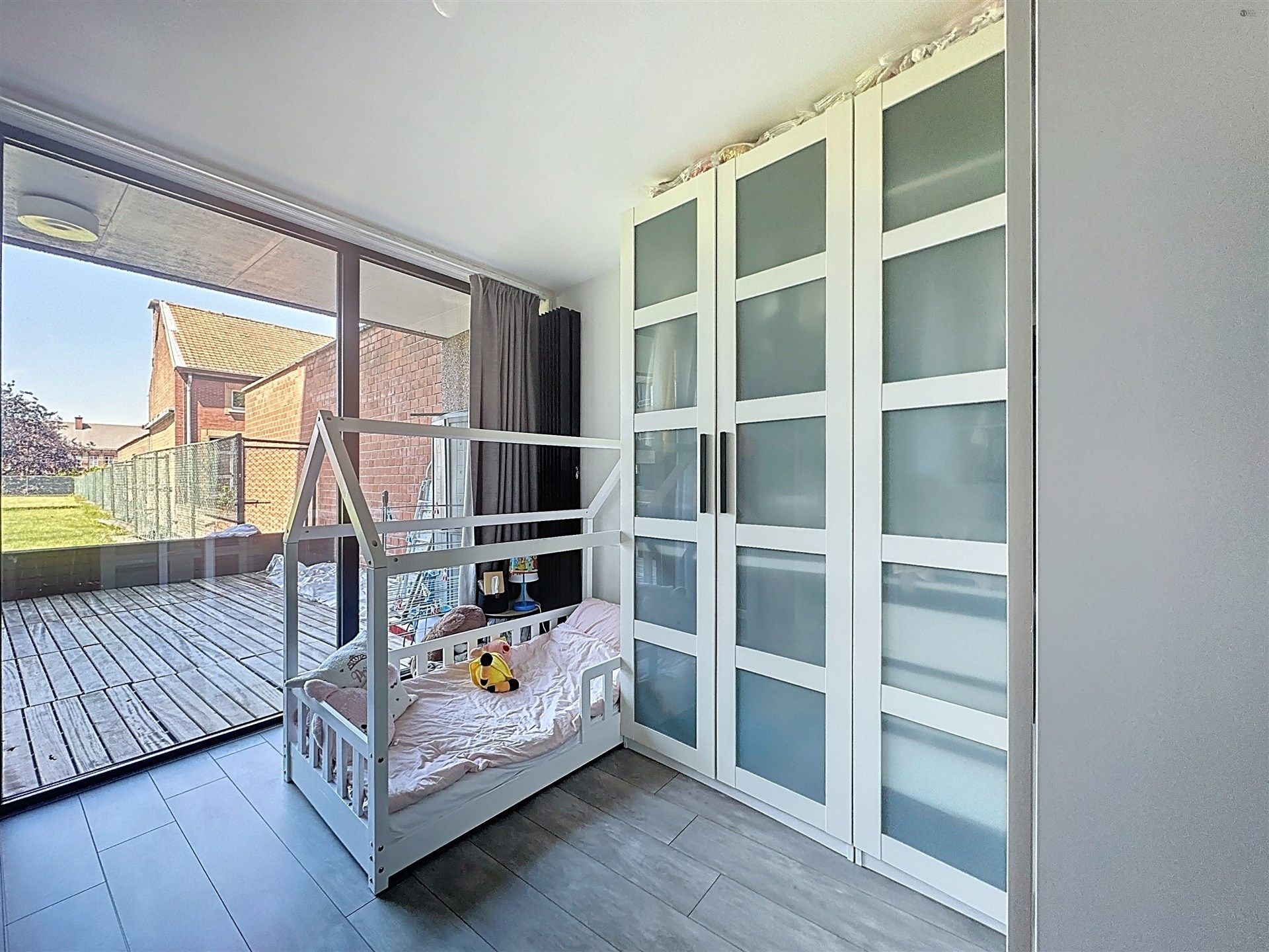 Recent appartement met 2 slaapkamers, 2 terrassen en een grote gemeenschappelijke tuin op toplocatie! foto 13
