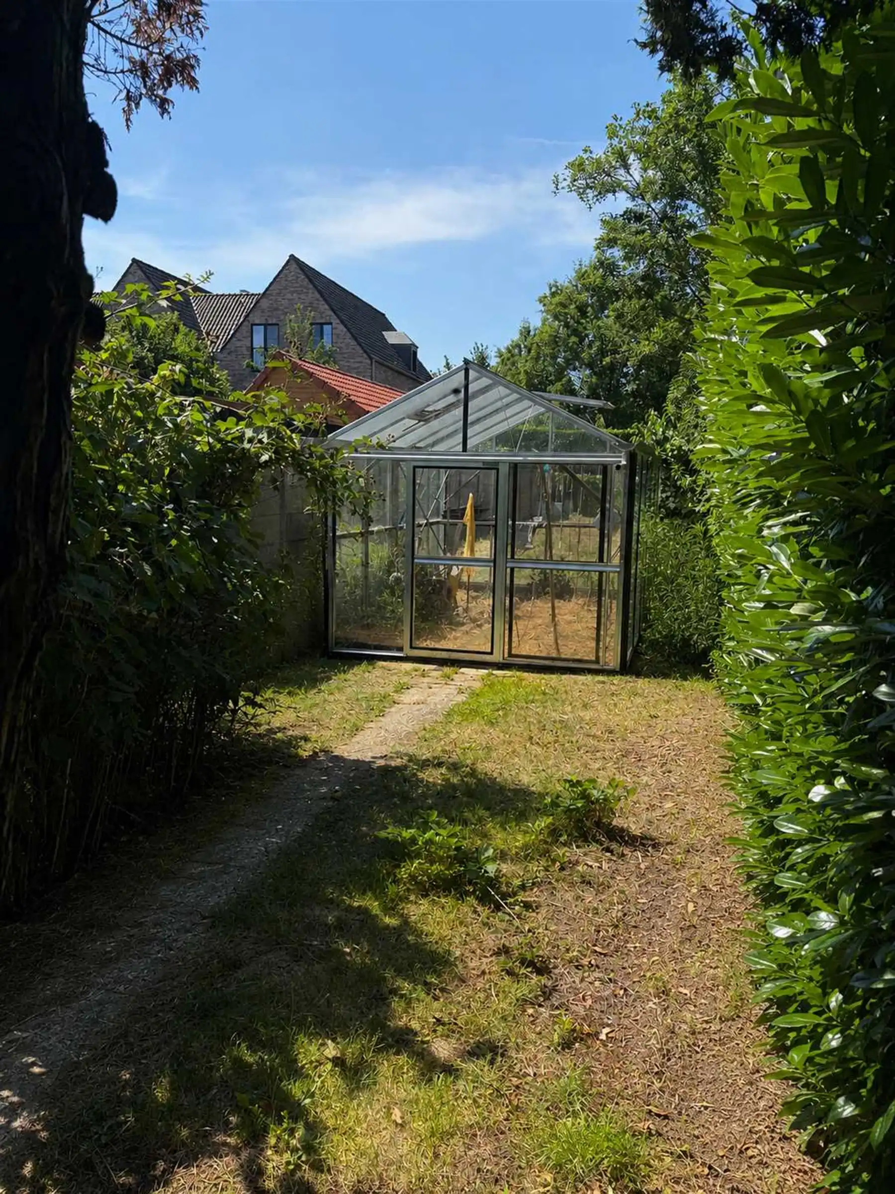 Bel-etage met 3 slk, ruime leefruimte en grote tuin. foto 28