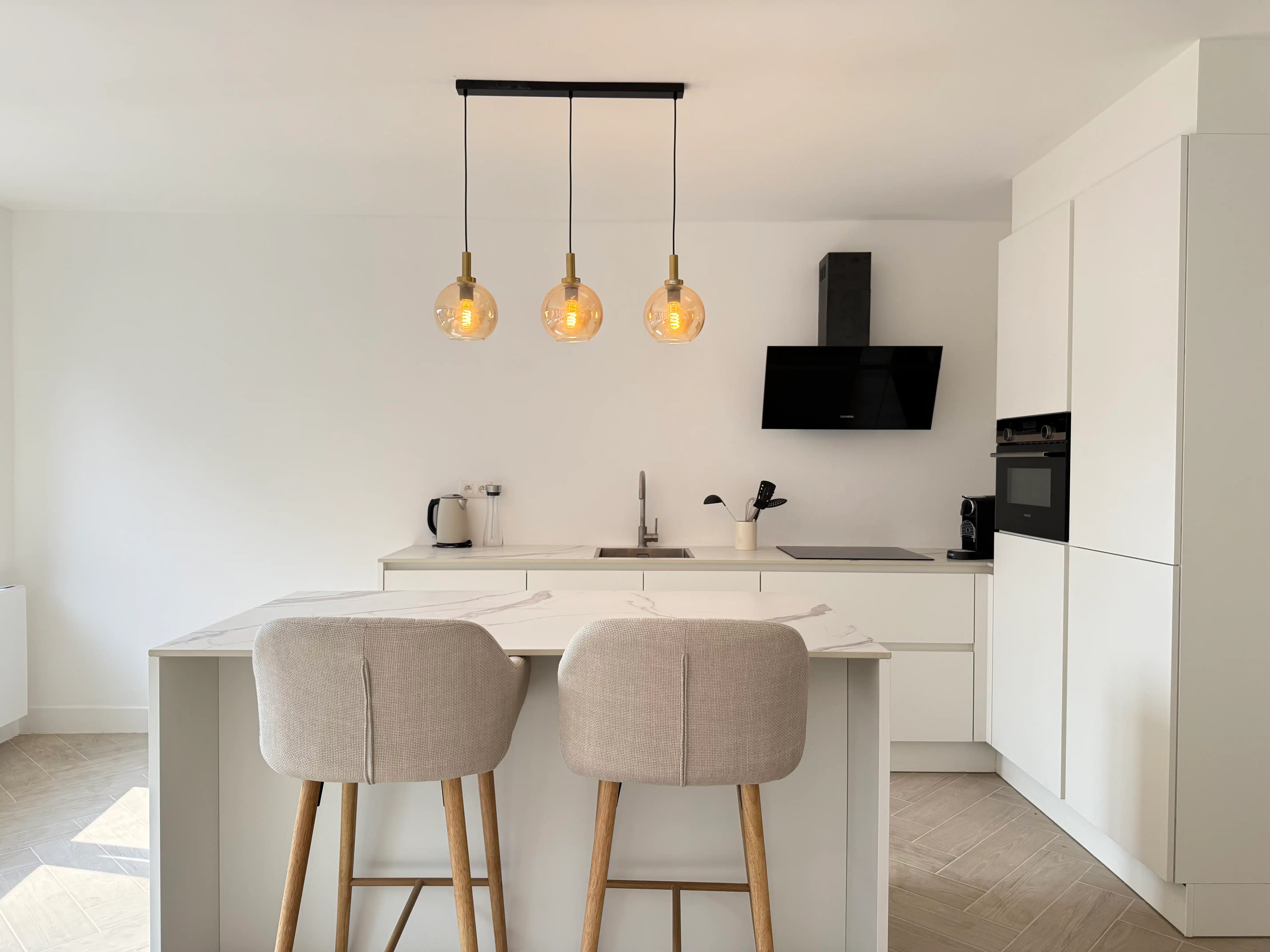 Subliem gerenoveerd appartement met terras foto 8