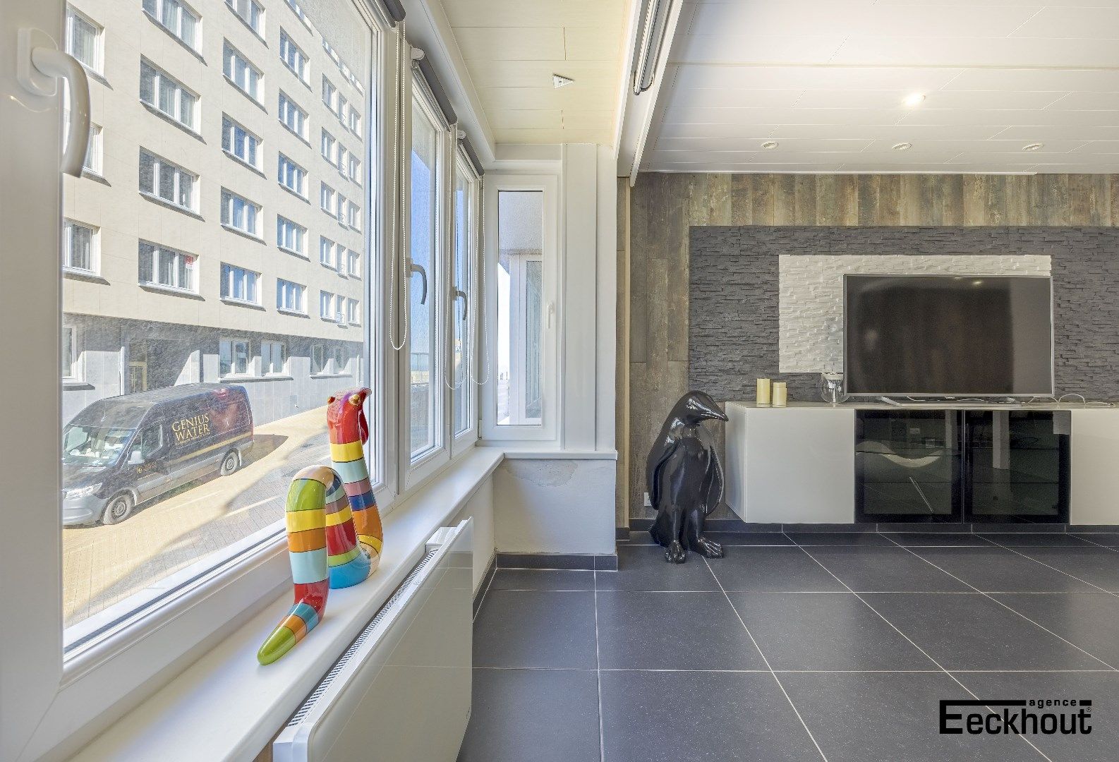 Instapklaar appartement op enkele passen van het strand! foto 2