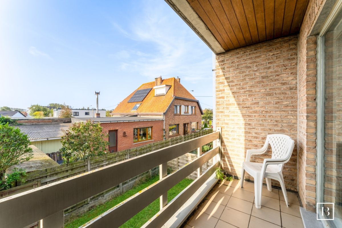 Halfopen, deels gerenoveerde woning op rustige locatie vlak bij zee foto 8