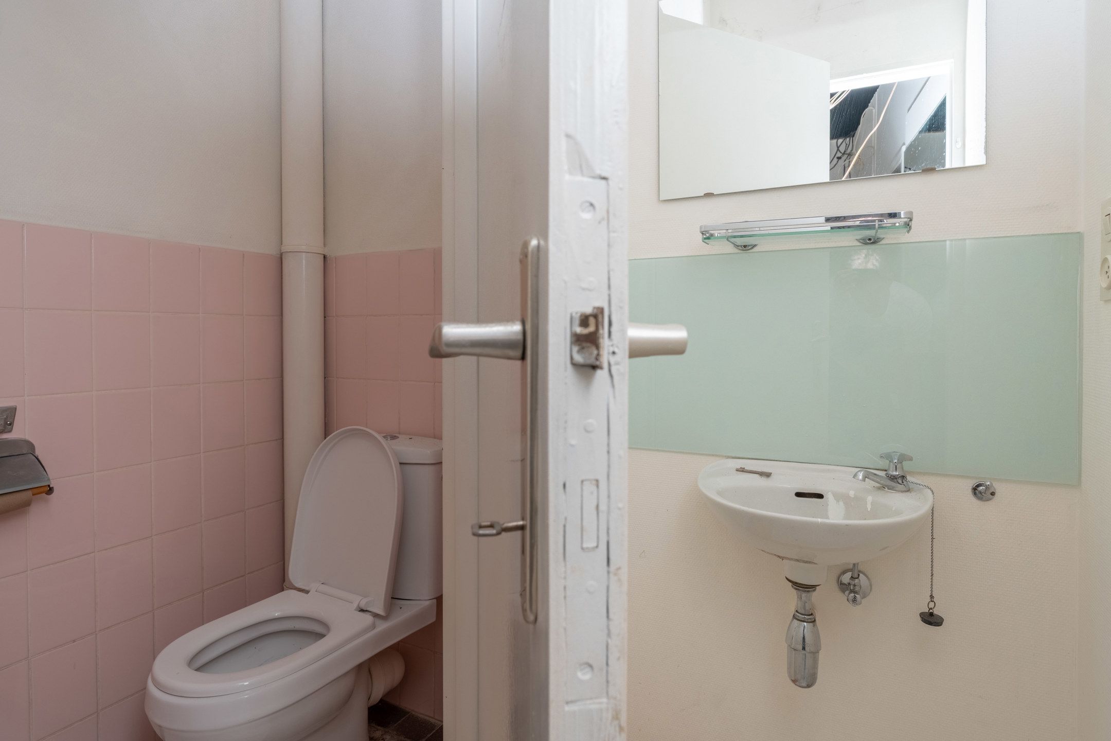 Ruim handelspand met mooie vitrinebreedte, centraal gelegen te Turnhout foto 13