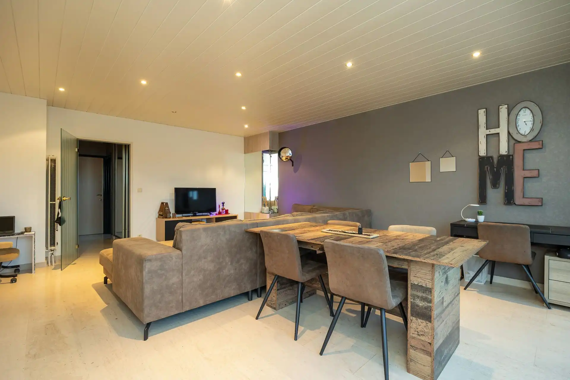 Lichtrijk appartement met drie slaapkamers en terras foto 20