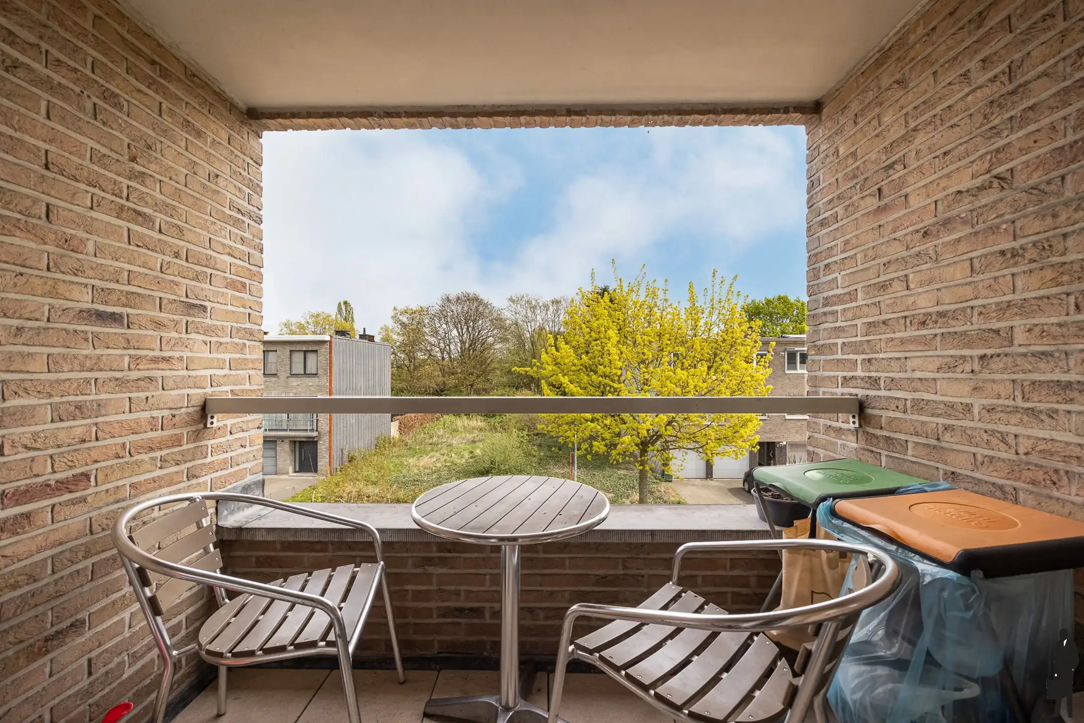 Ruim appartement met terras & garage te Burcht  foto 10