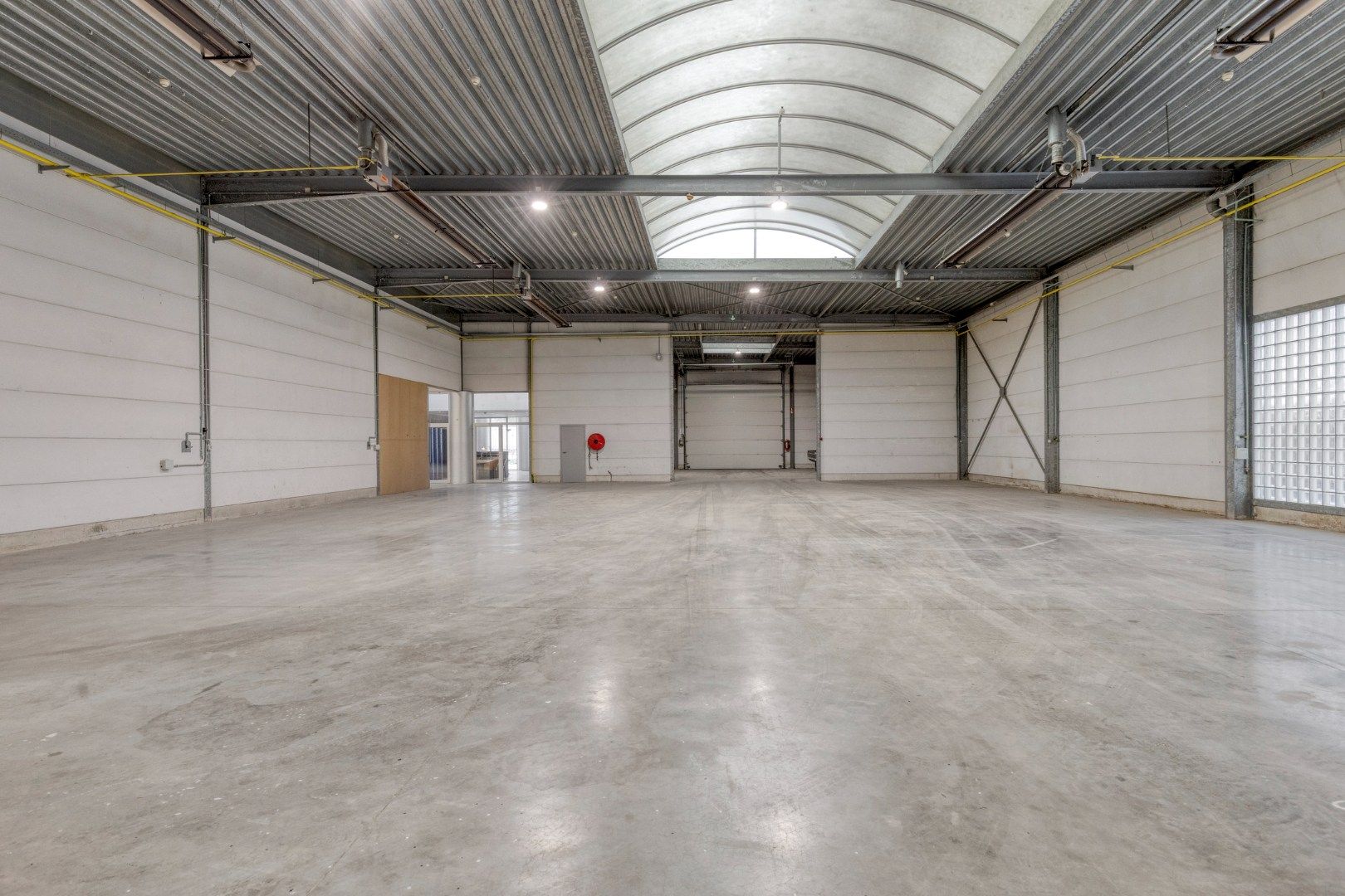 Polyvalent nijverheidscomplex met hedendaagse sociale voorzieningen  foto 18