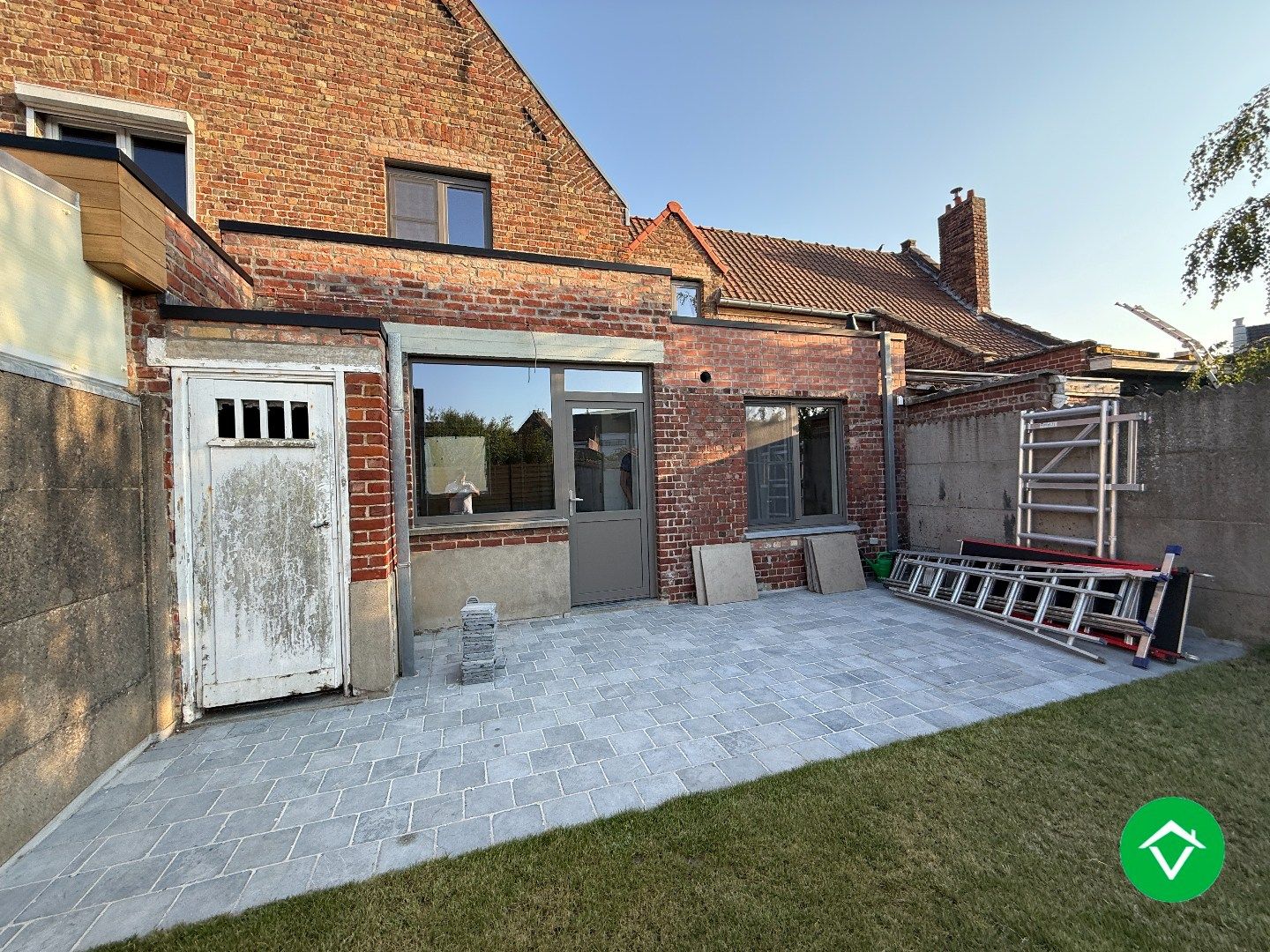 Energiezuinige rijwoning met 3 slaapkamers en tuin te Roeselare foto 9