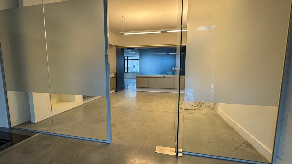 Kantoorruimte met stockageruimte te huur vlakbij klaverblad in Gent foto 9