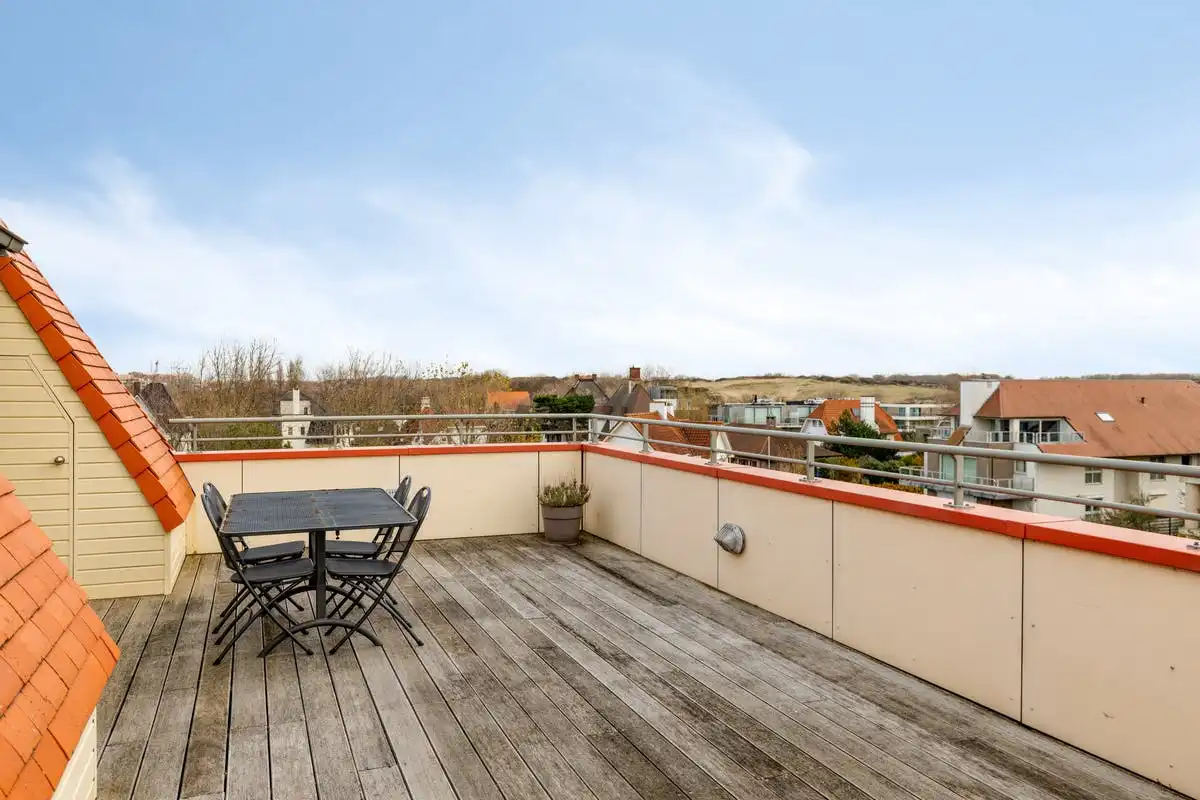 Hoofdfoto van de publicatie: Penthouse met 3 slaapkamers en terras (67m²) vlakbij zee