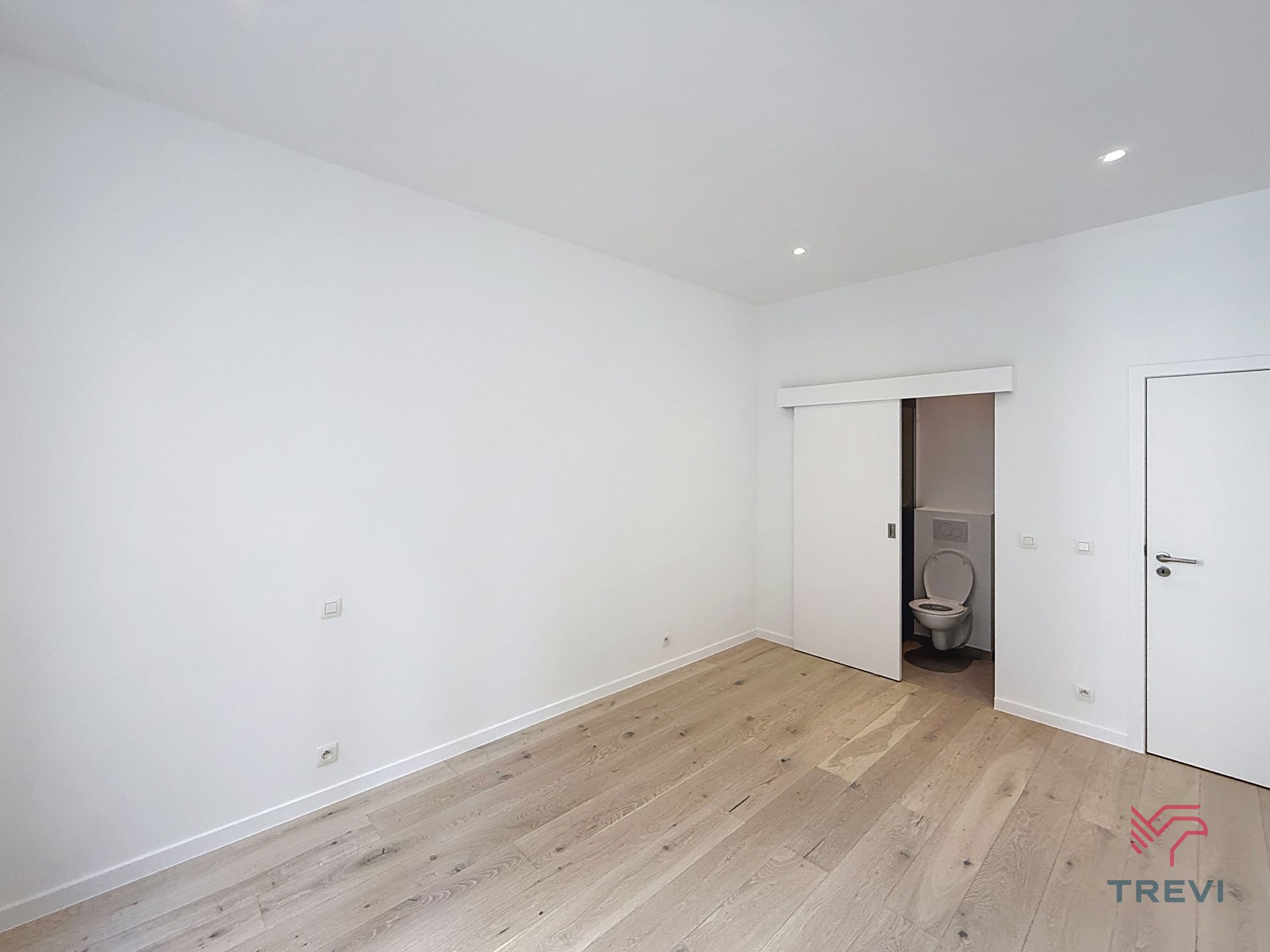 Volledig gerenoveerd 3bed appartement in het centrum  foto 16