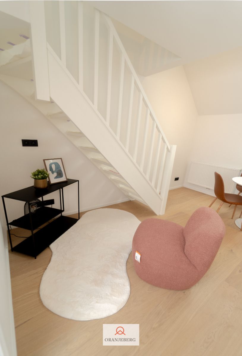 Gerenoveerde lichtrijke duplex studentenstudio foto 21