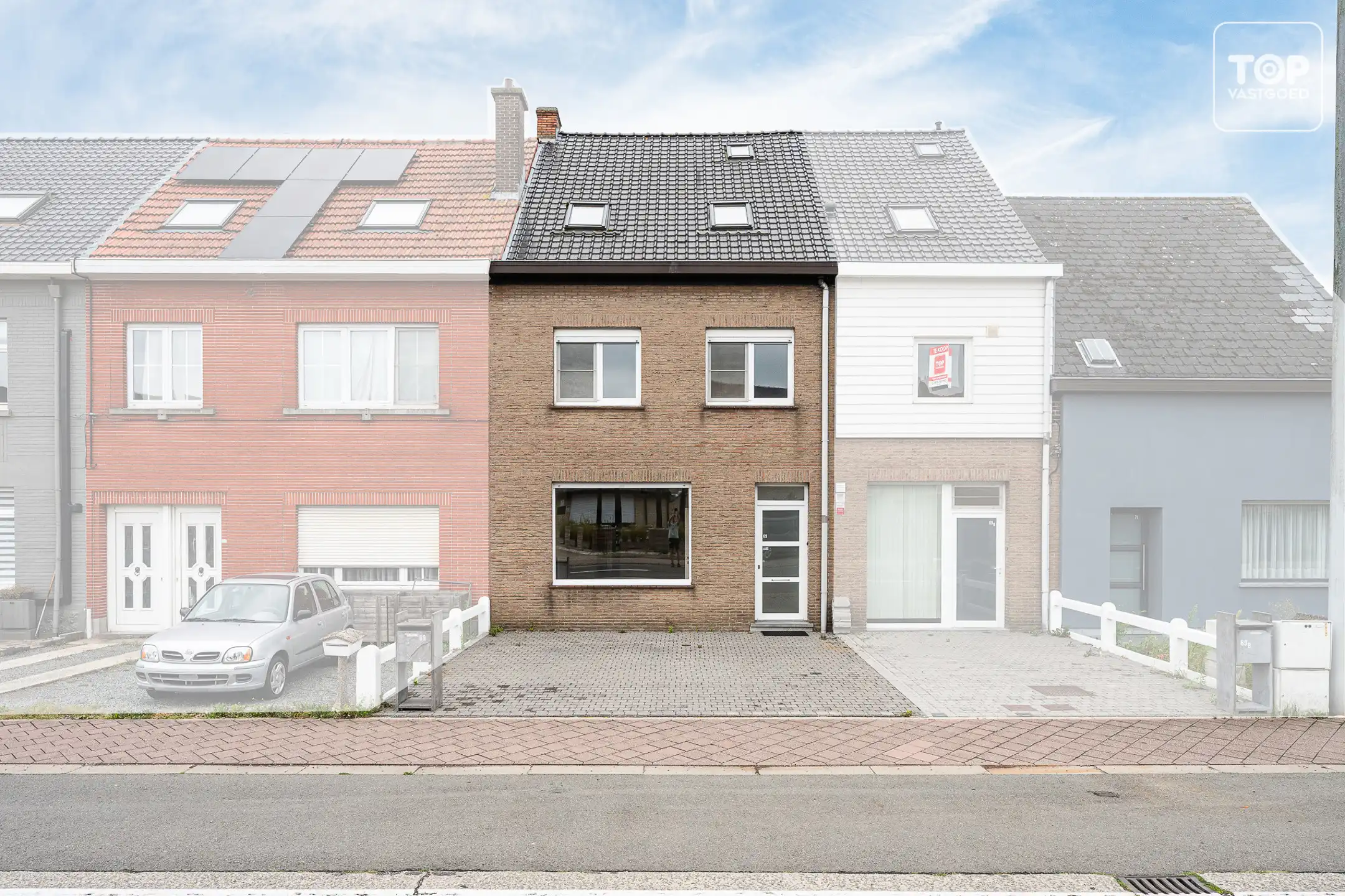 Instapklare gezinswoning met tuin en open zicht foto {{pictureIndex}}