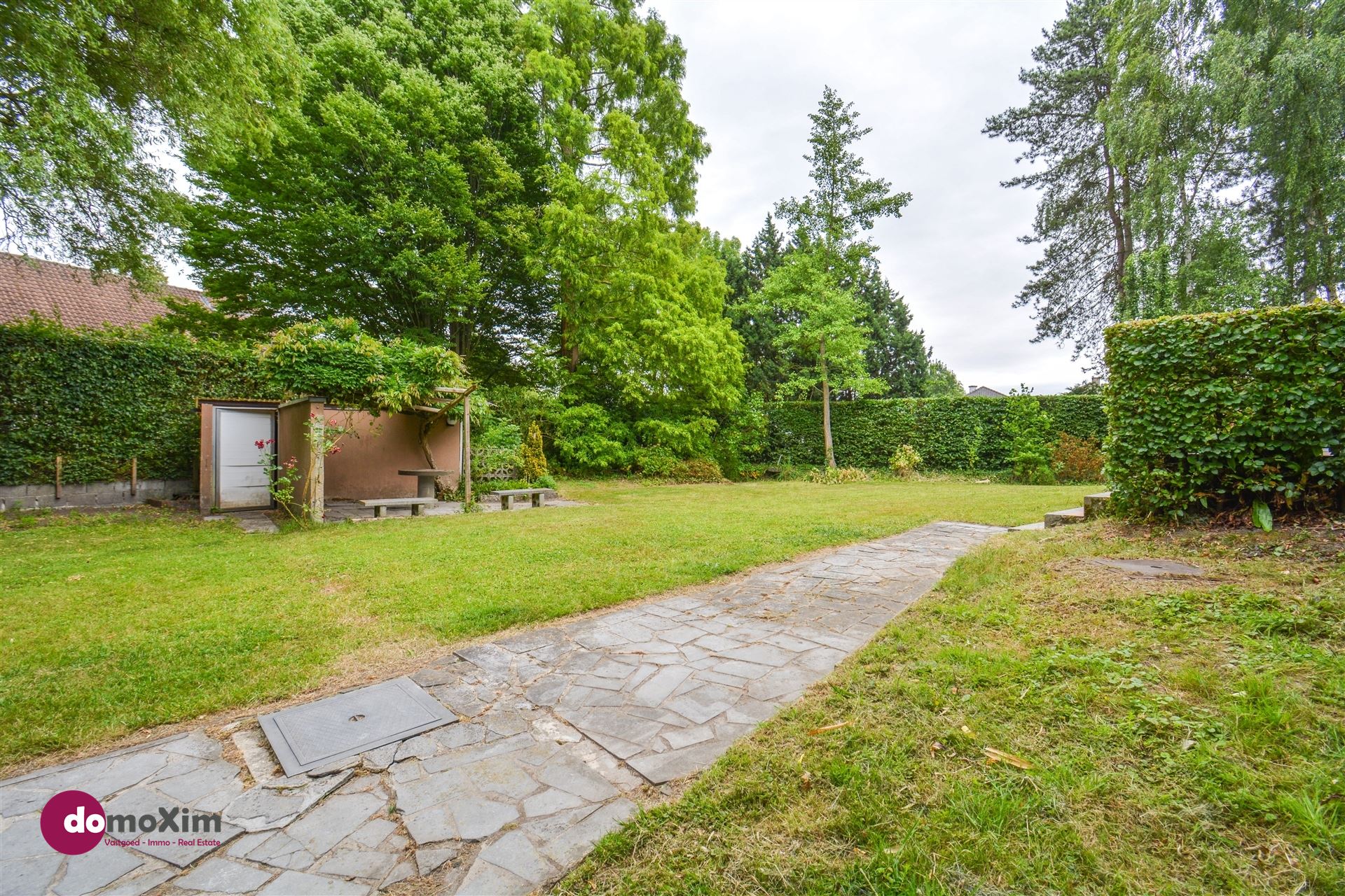 Volledig gerenoveerde instapklare gezinswoning in de Lievekensbossen foto 51