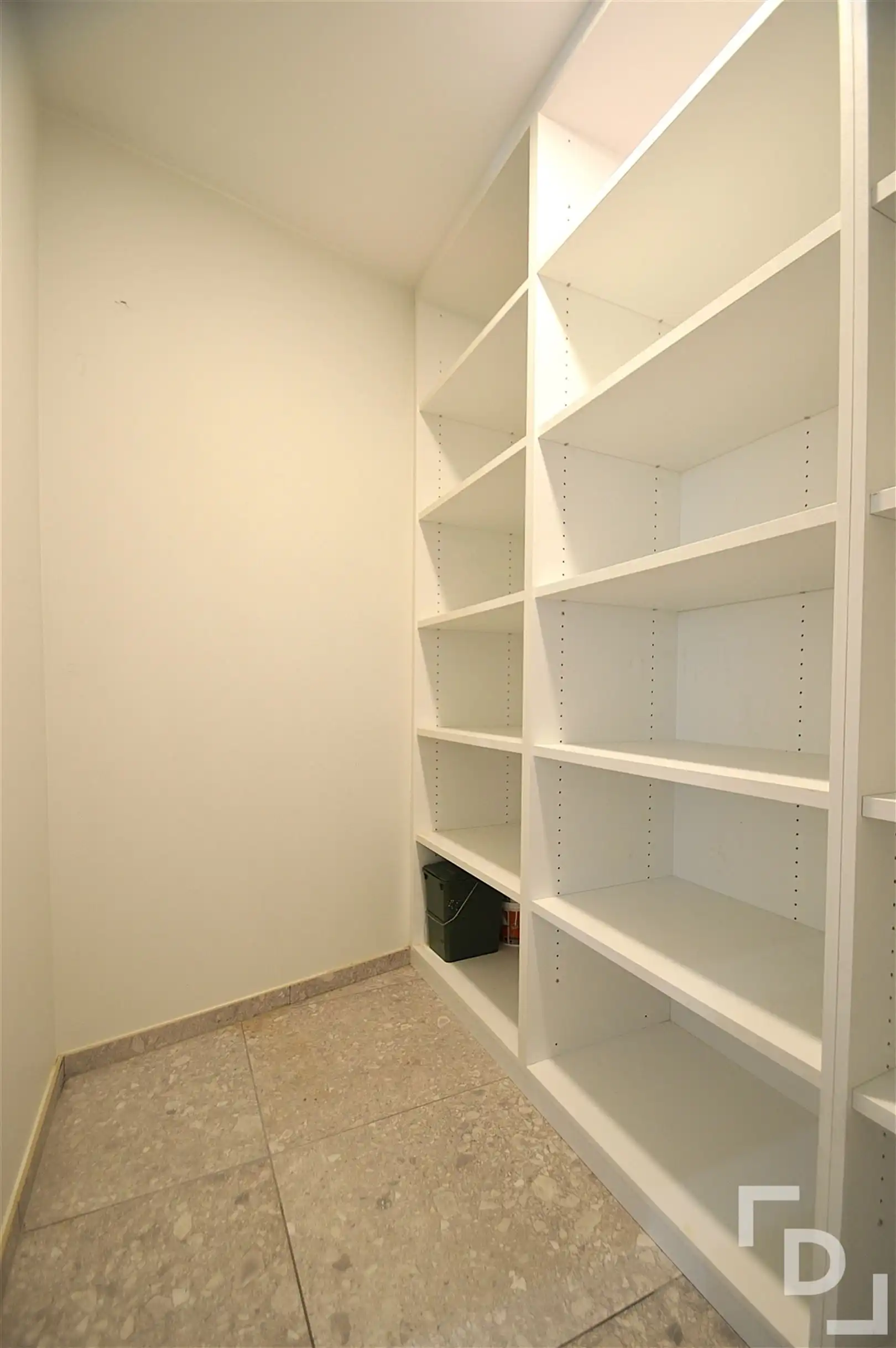 Prachtig afgewerkt appartement op de Grote Markt in Poperinge. foto 13